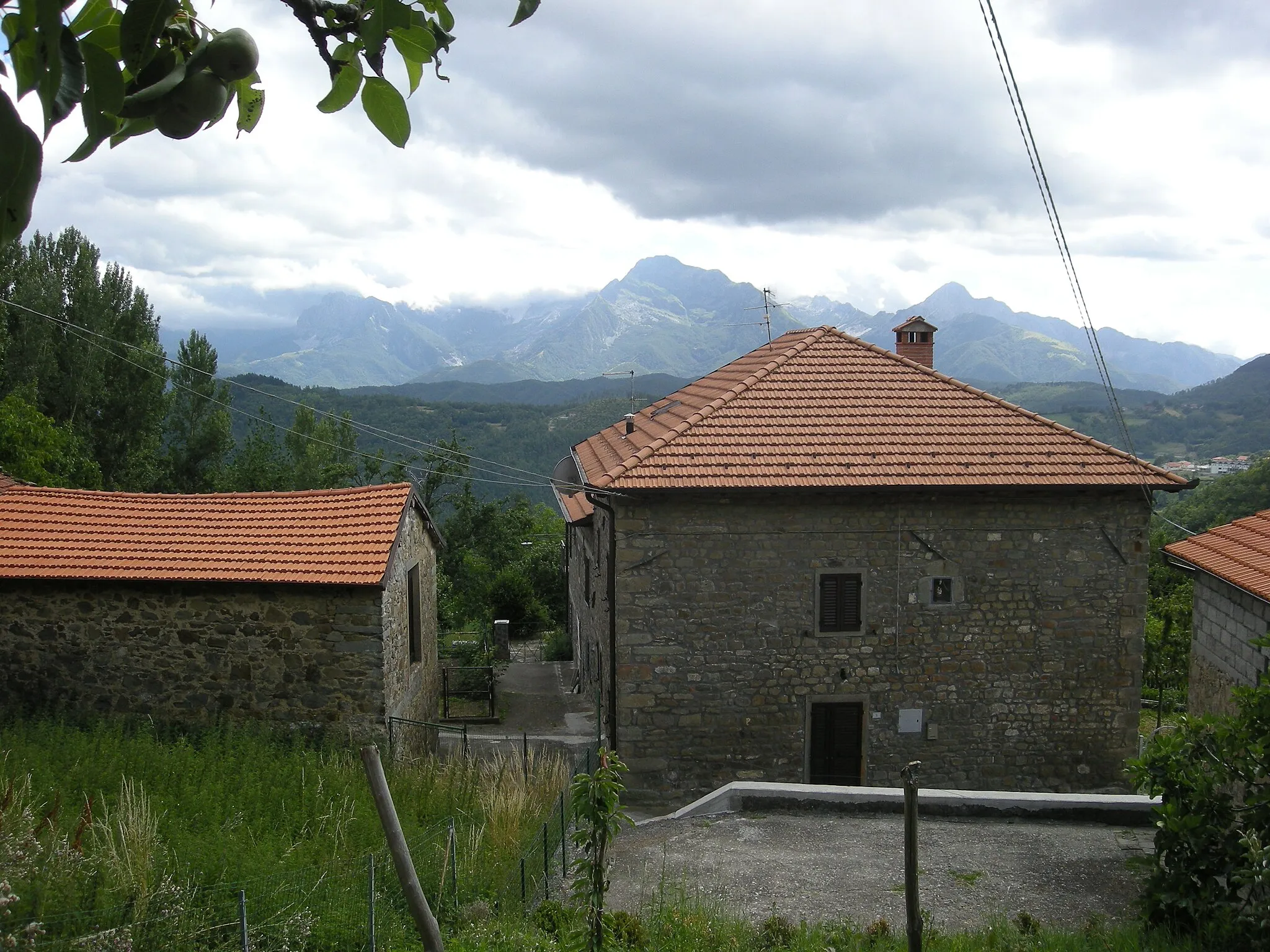 Photo showing: Il monte Pisanino visto da Gragna (fraz. di Giuncugnano LU)