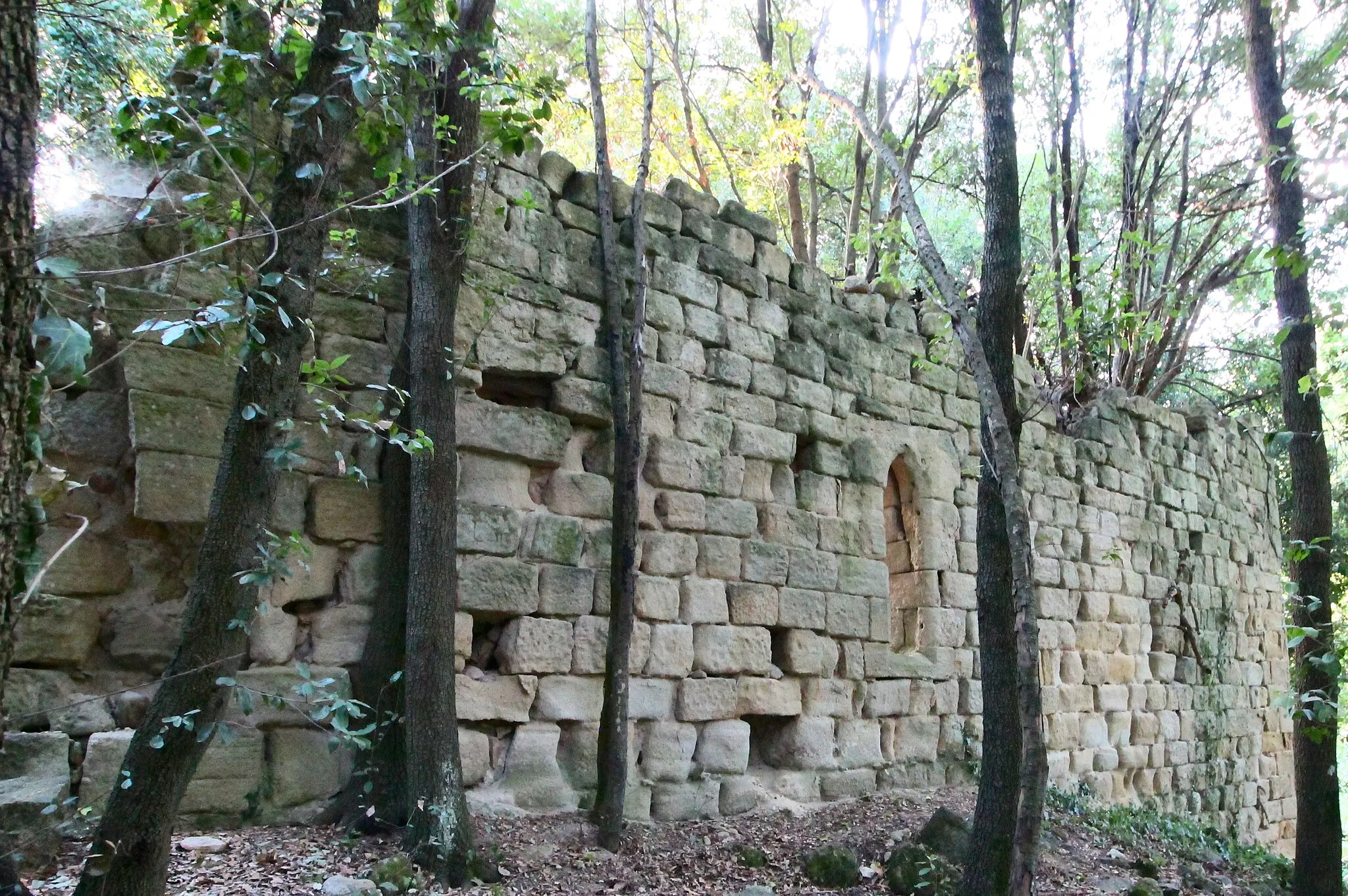 Photo showing: San Salvatore a Giugnano, church and abbey ruin in the territory of Roccastrada, Province of Grosseto, Tuscany, Italy