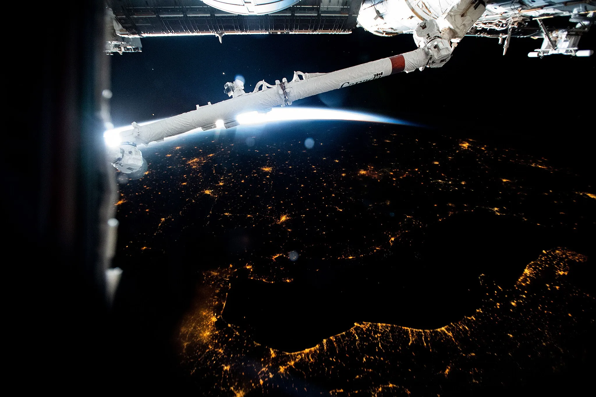 Photo showing: View of Earth taken during ISS Expedition 67.