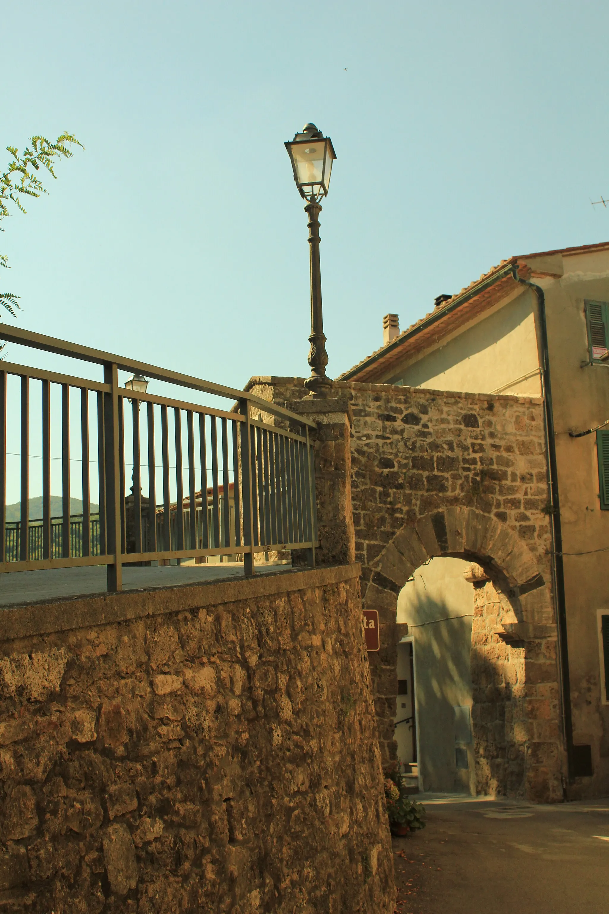 Photo showing: Old walls of Travale, Grosseto