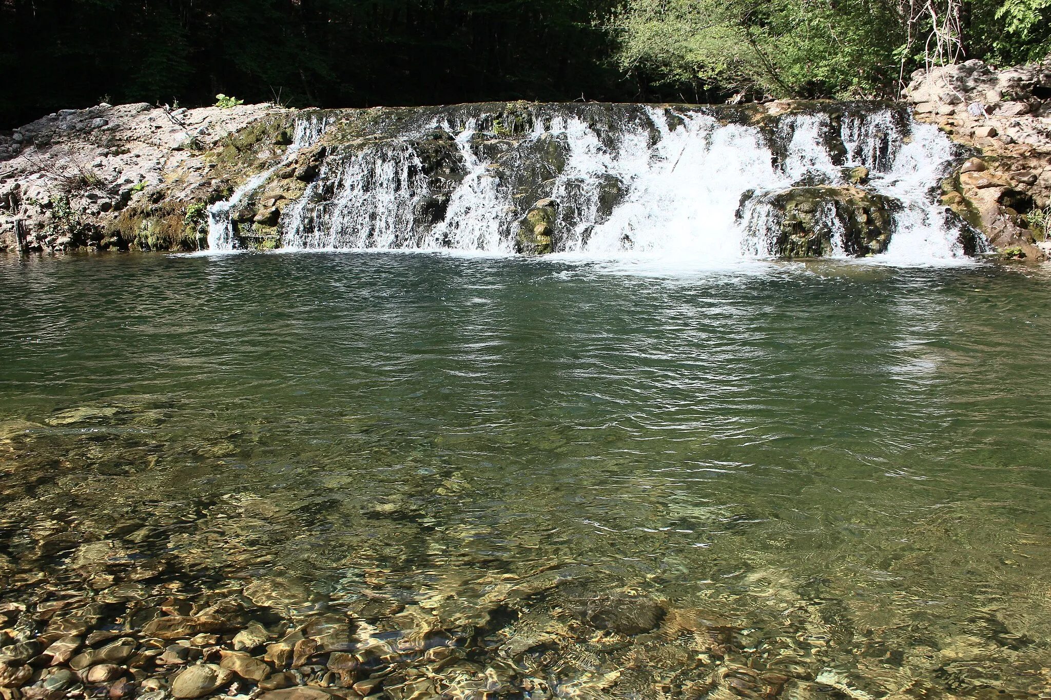 Photo showing: former dam Antica Diga del Farma on the Farma river, between Scalvaia (Montciano, province of Siena) and Torniella (Roccastrada, province of Grosseto), Tuscany, Italy