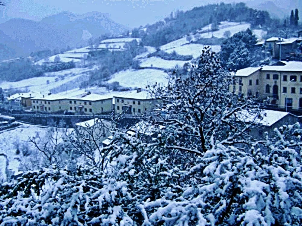 Photo showing: the village on the snow