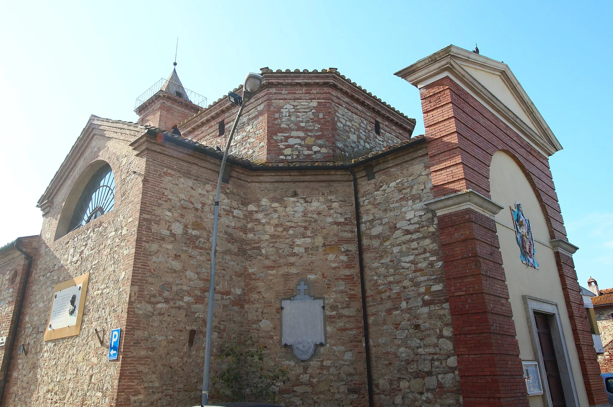 Photo showing: Church Santa Maria (earlier: Madonna della Rosa), Piana, hamlet of Castiglione del Lago, Umbria, Italy