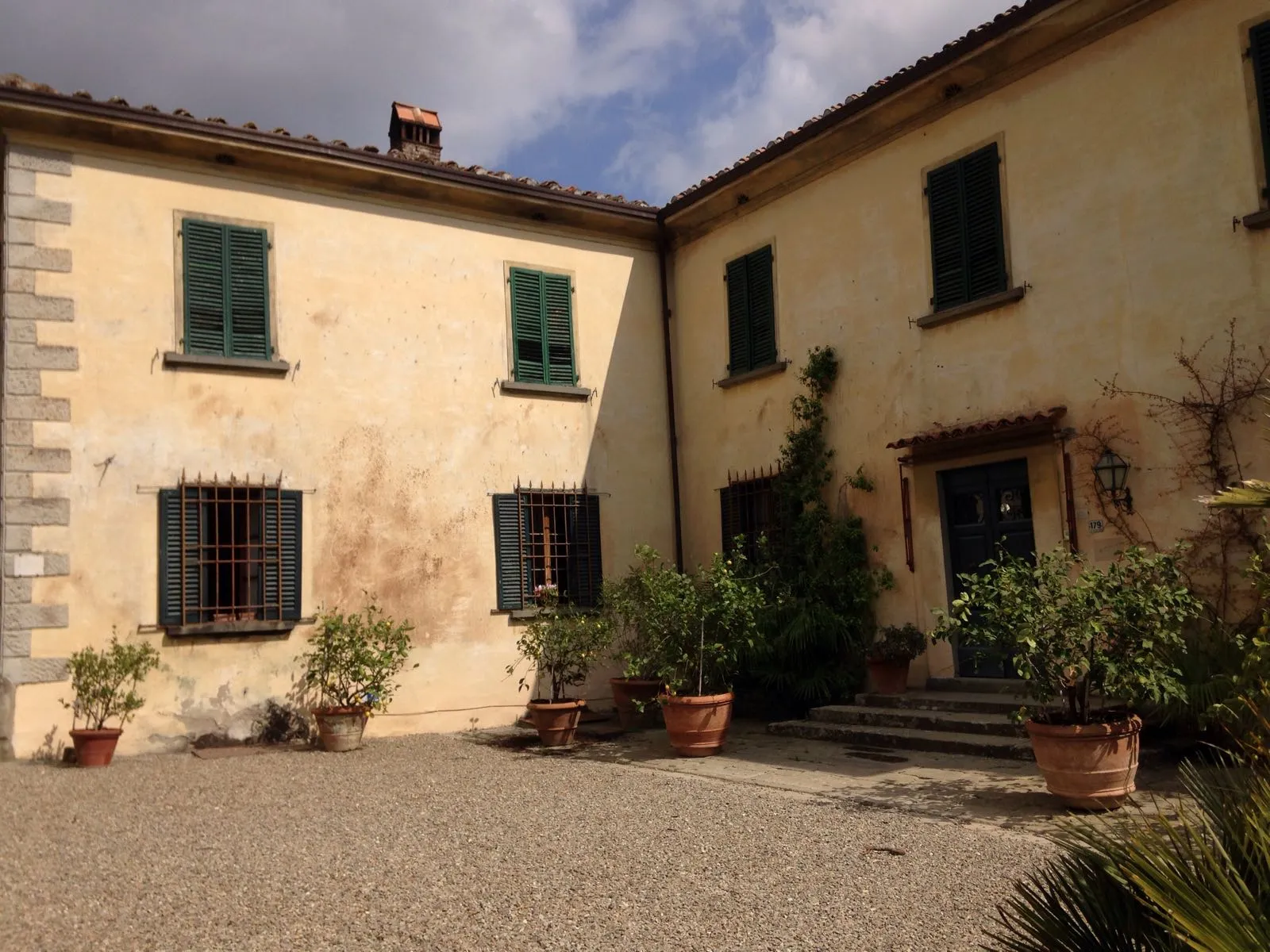 Photo showing: Facciata della villa di Bacchereto (Q111416431)
