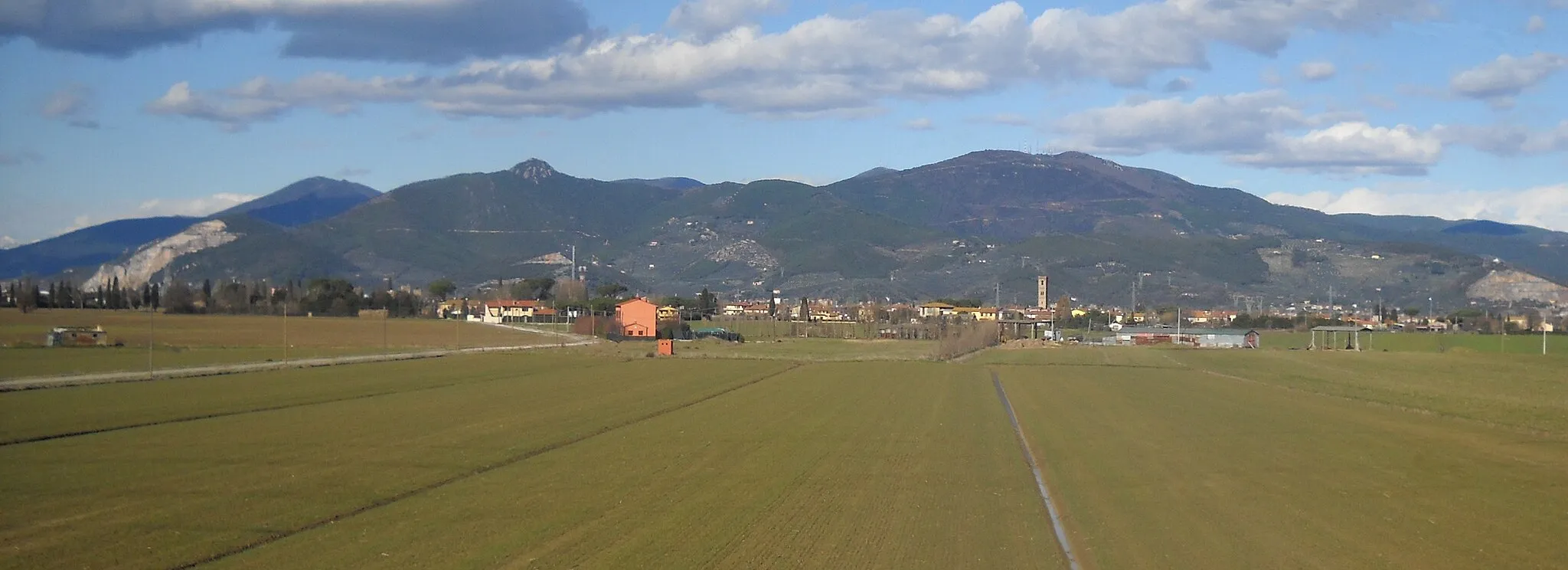 Photo showing: Panoramic view of Latignano (PI) - Italy