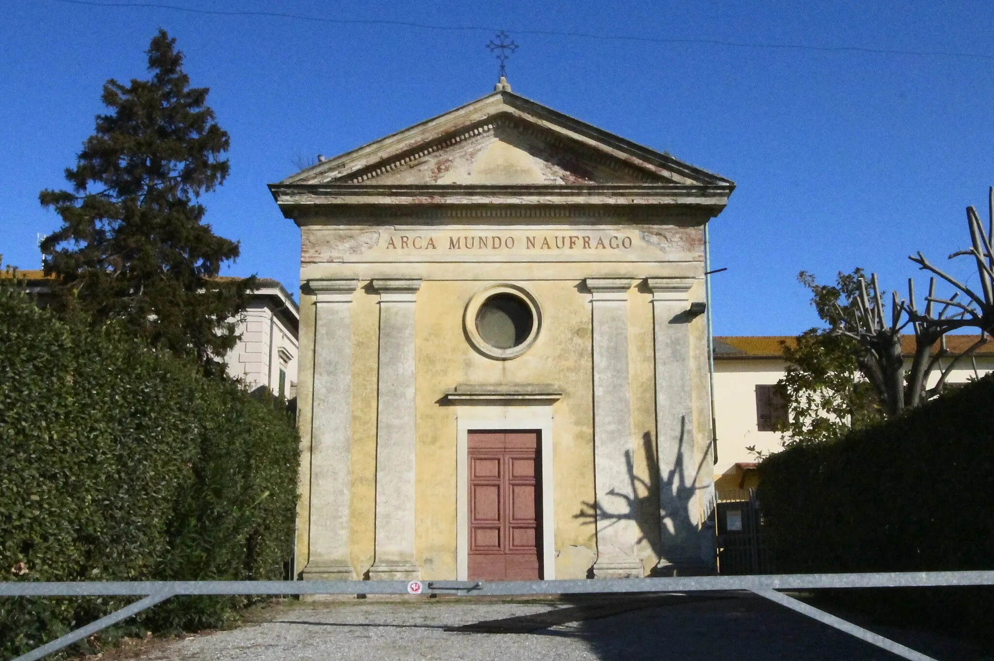 Photo showing: Church Sacro Cuore di Gesù, Latignano, hamlet of Cascina, Province of Pisa, Tuscany, Italy