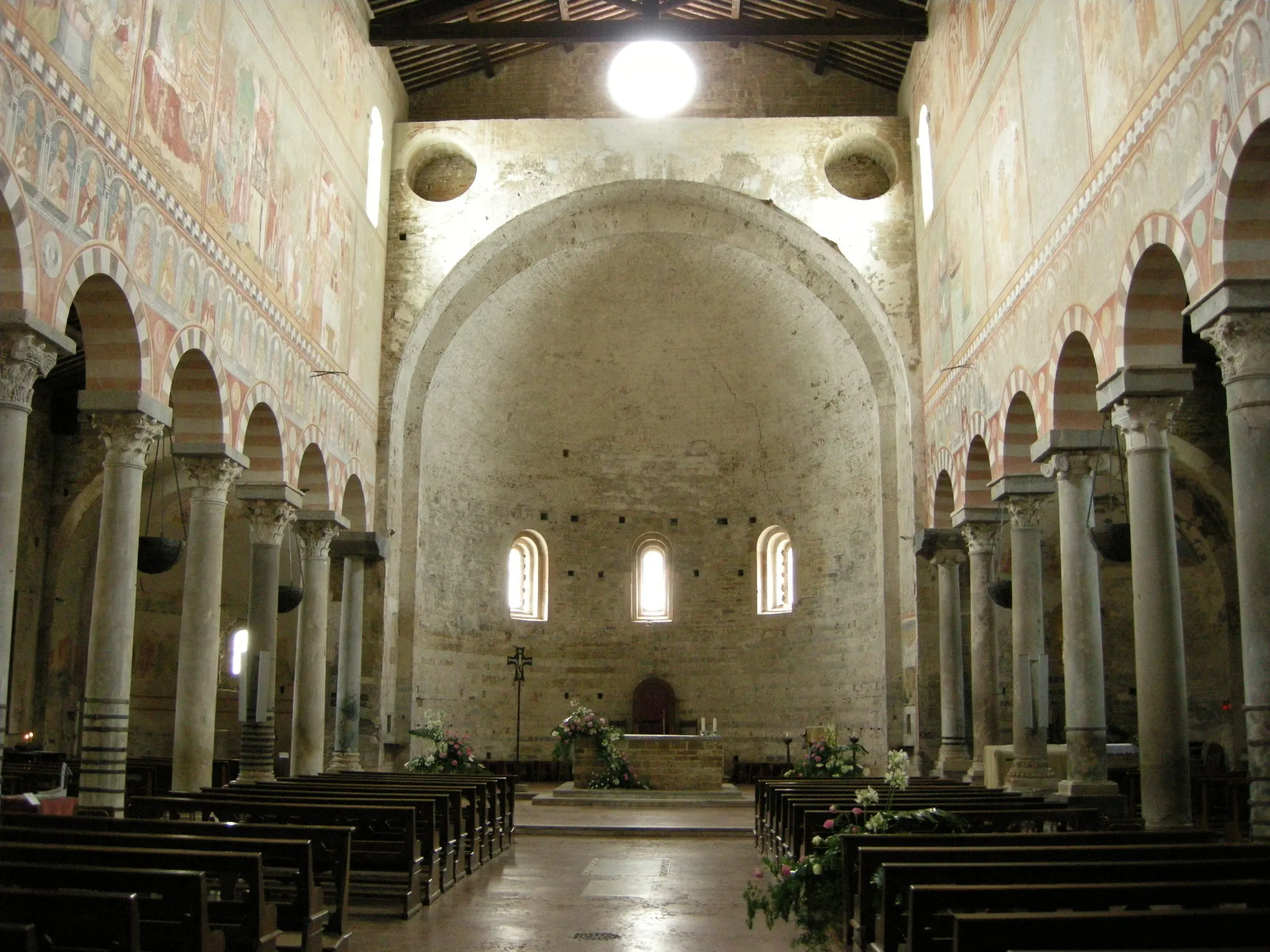 Photo showing: Basilica di san piero a grado, interno