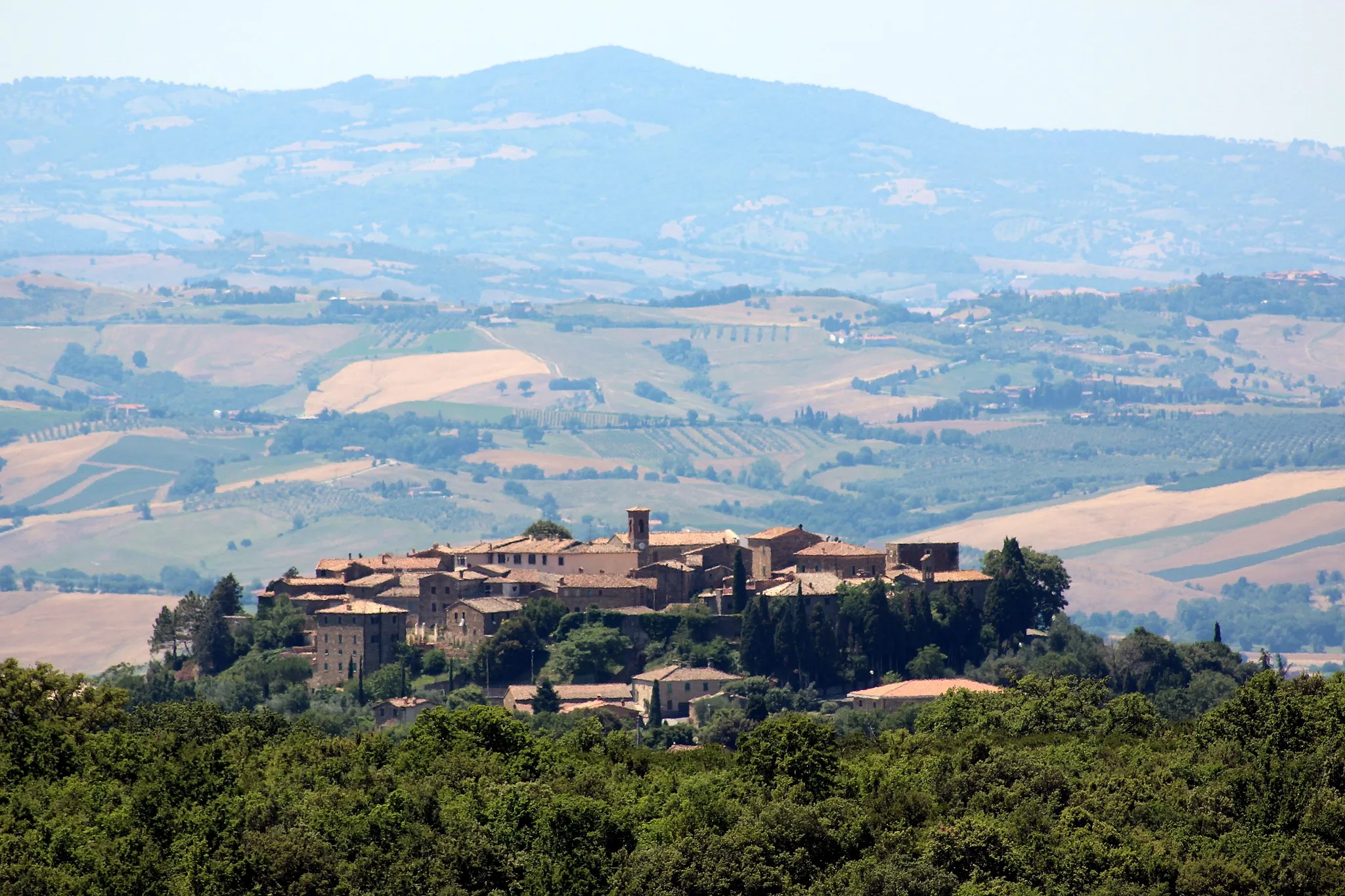 Photo showing: Panorama of Sant’Angelo in Colle, hamlet of Montalcino, Val d’Orcia, Province of Siena, Tuscany, Italy