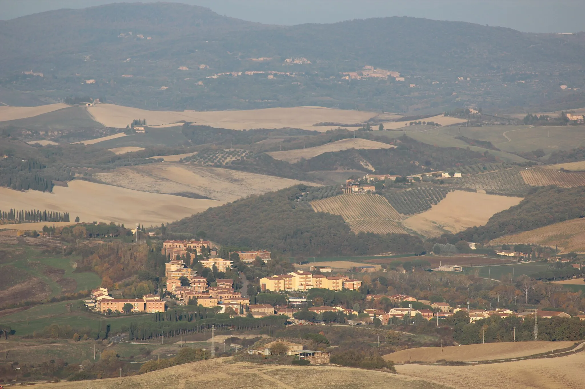Photo showing: Panorama of Torrenieri, hamlet of Montalcino, Province of Siena, Val d’Orcia, Tuscany, Italy