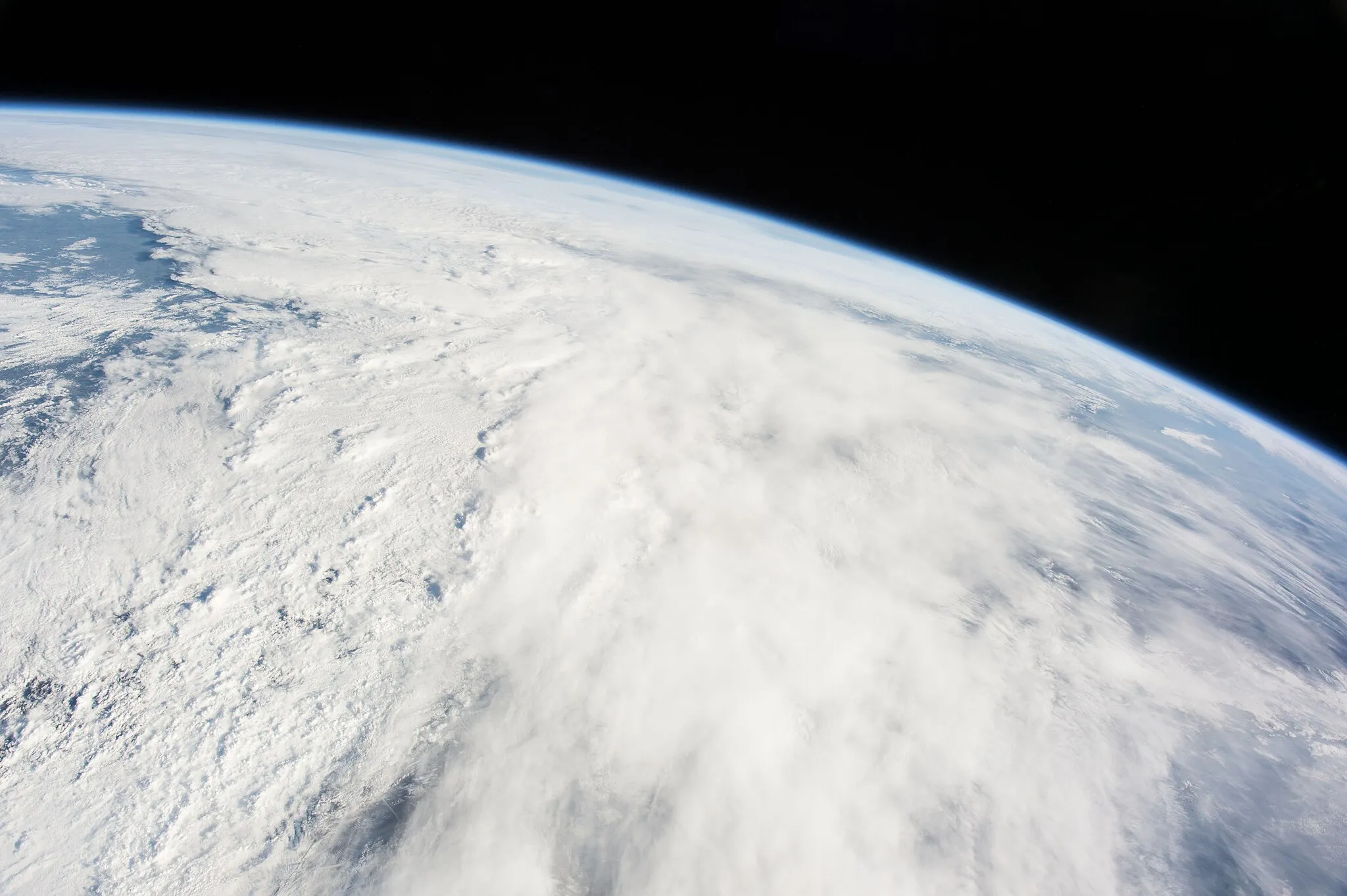 Photo showing: View of Earth taken during ISS Expedition 53.