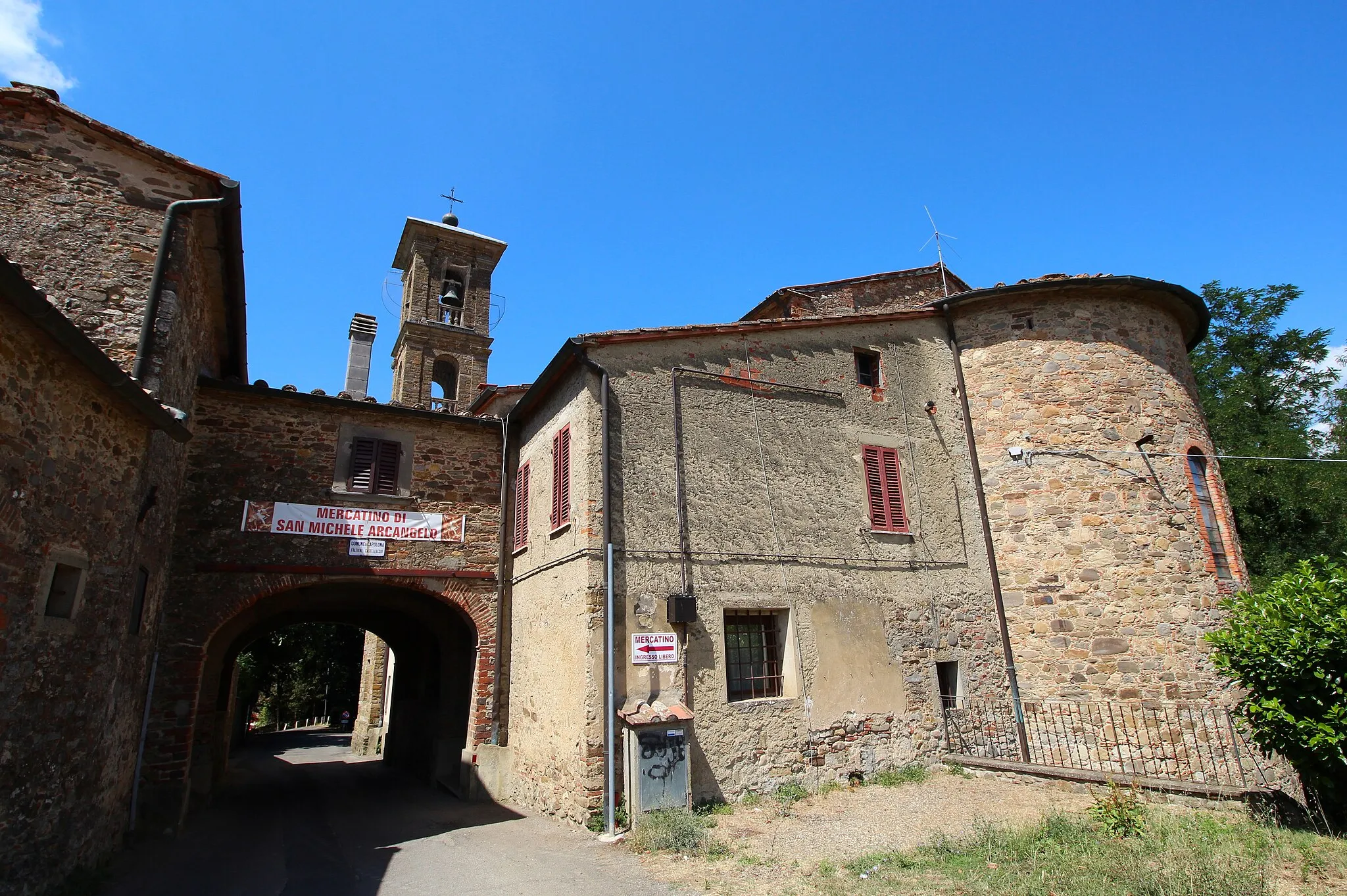 Photo showing: Church San Michele Arcangelo, Castelluccio, hamlet of Capolona, Province of Arezzo, Tuscany, Italy