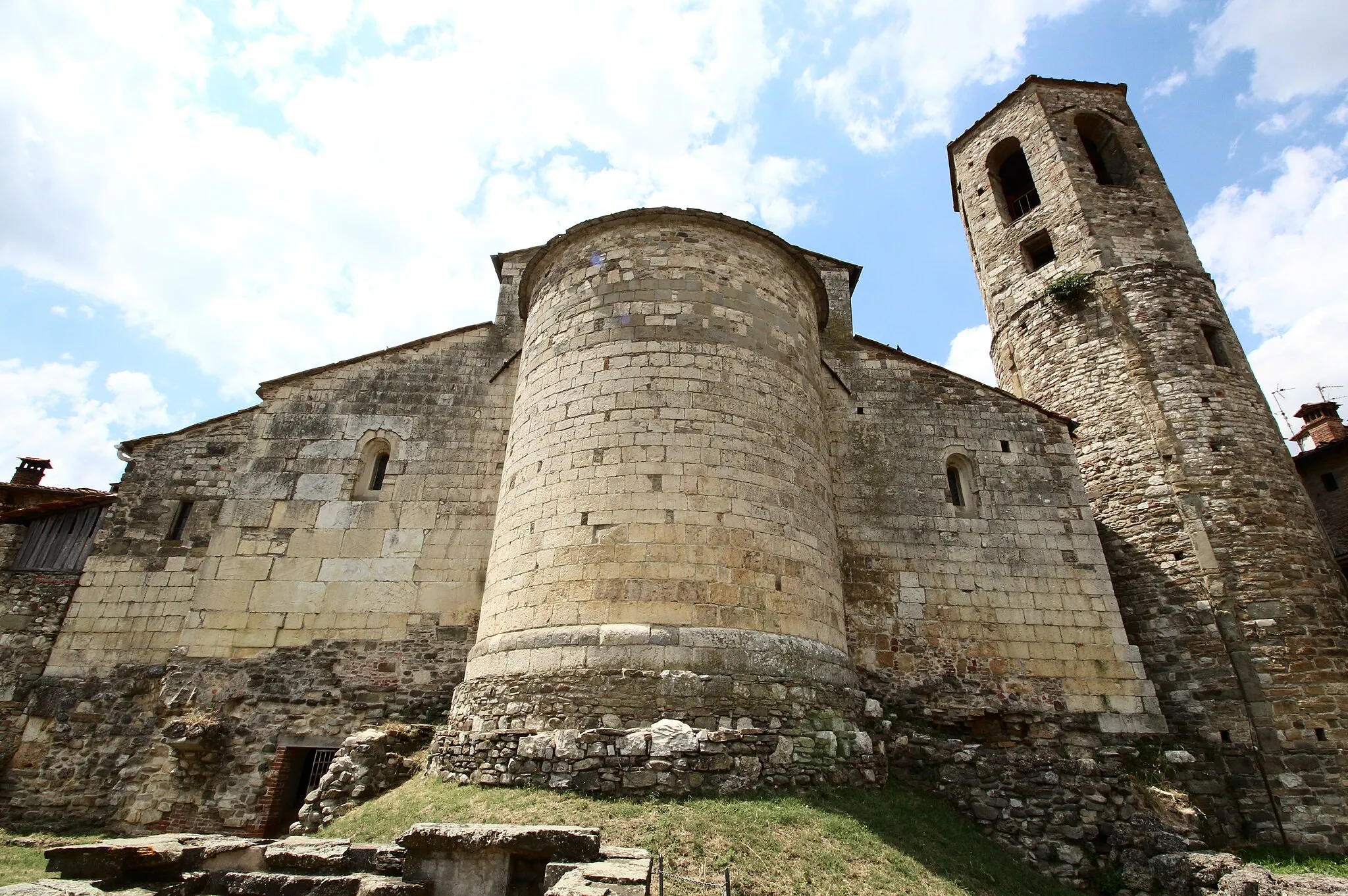 Photo showing: Church Sant'Antonino a Socana, Pieve a Socana, hamlet of Castel Focognano, Province of Arezzo, Tuscany, Italy