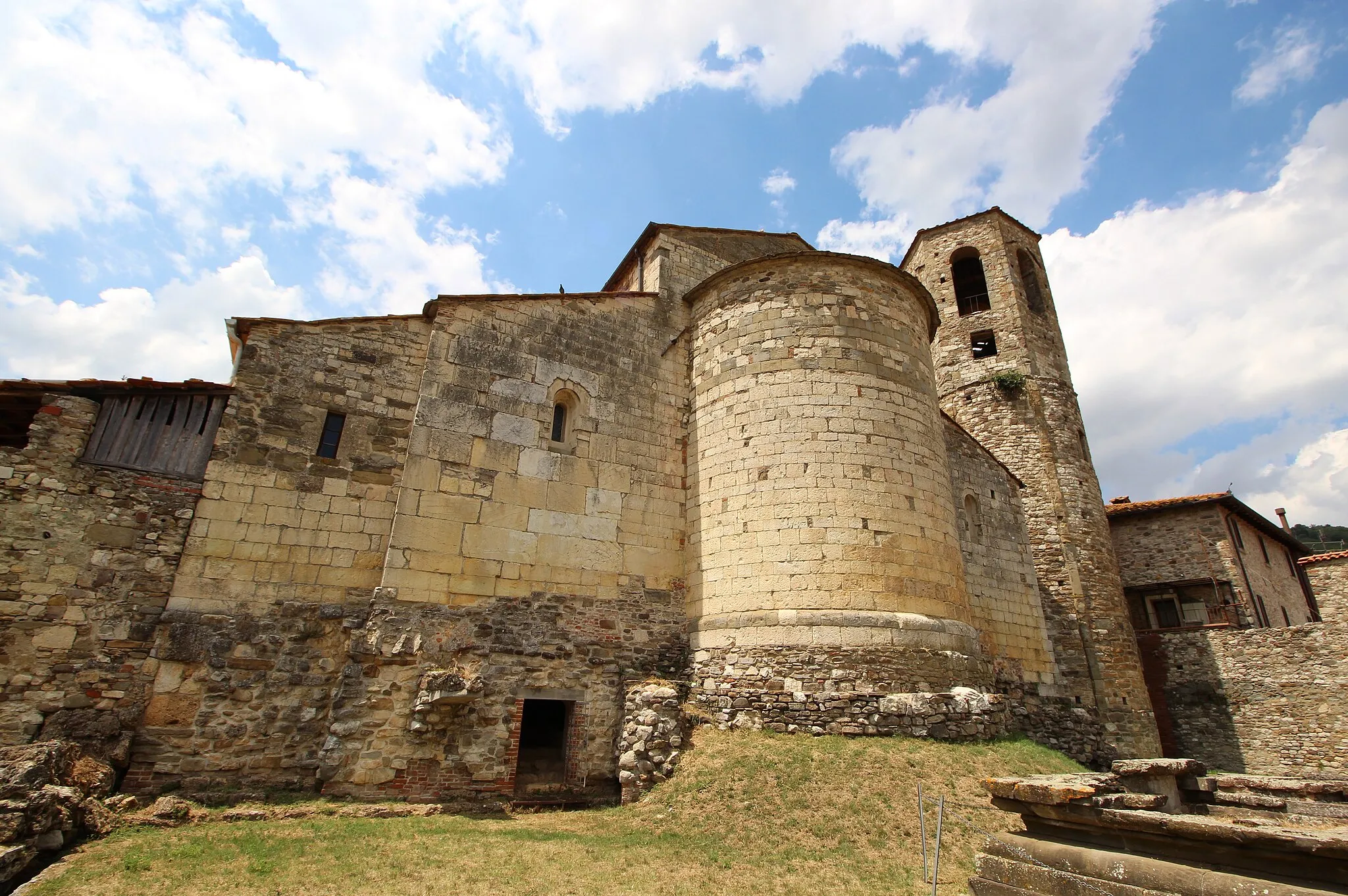 Photo showing: Church Sant'Antonino a Socana, Pieve a Socana, hamlet of Castel Focognano, Province of Arezzo, Tuscany, Italy