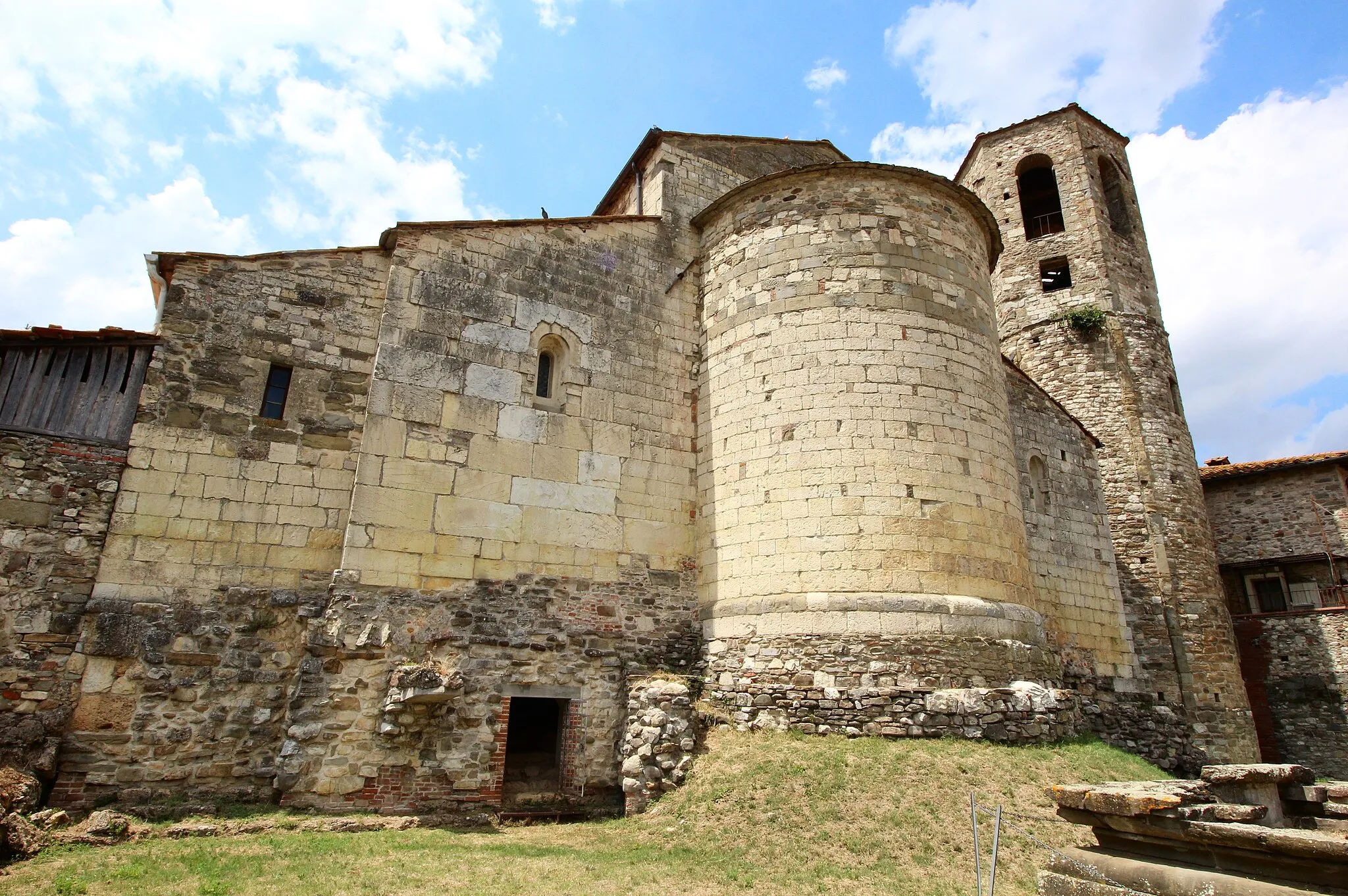 Photo showing: Church Sant'Antonino a Socana, Pieve a Socana, hamlet of Castel Focognano, Province of Arezzo, Tuscany, Italy