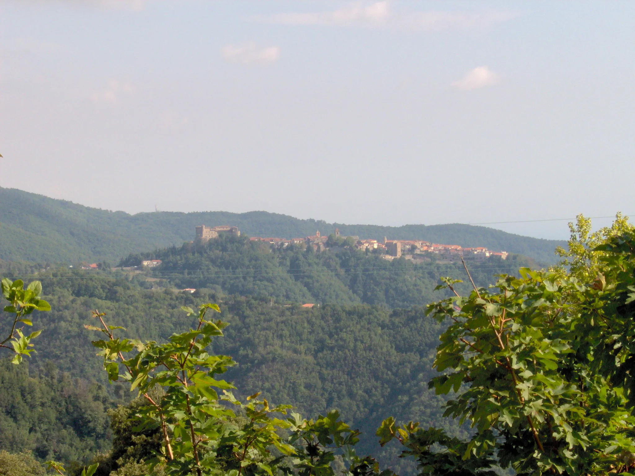 Photo showing: General view of Fosdinovo (province of Massa-Carrara, Tuscany, Italy)