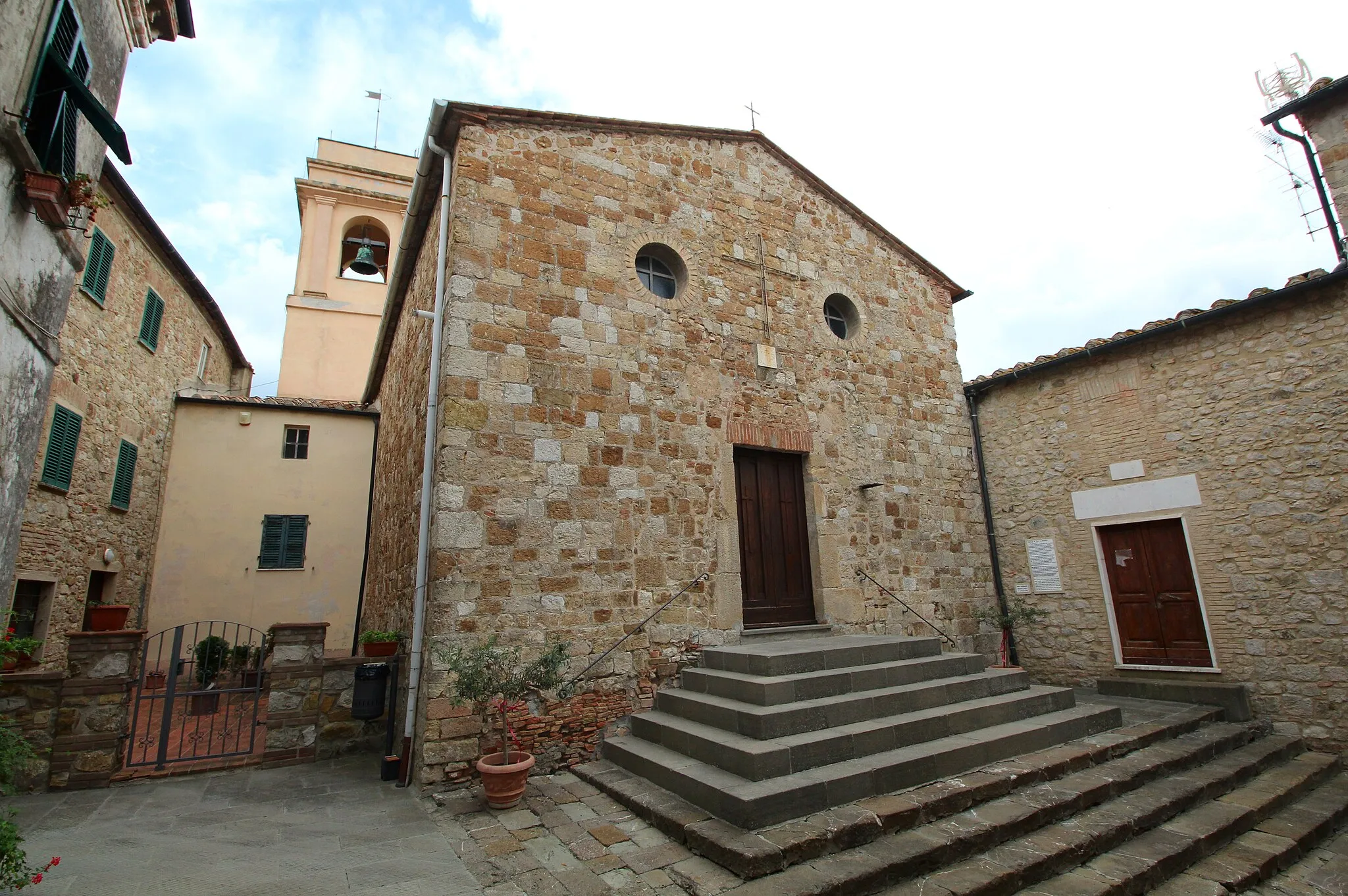 Photo showing: church San Lorenzo, Canneto, hamlet of Monteverdi Marittimo, Province of Pisa, Tuscany, Italy