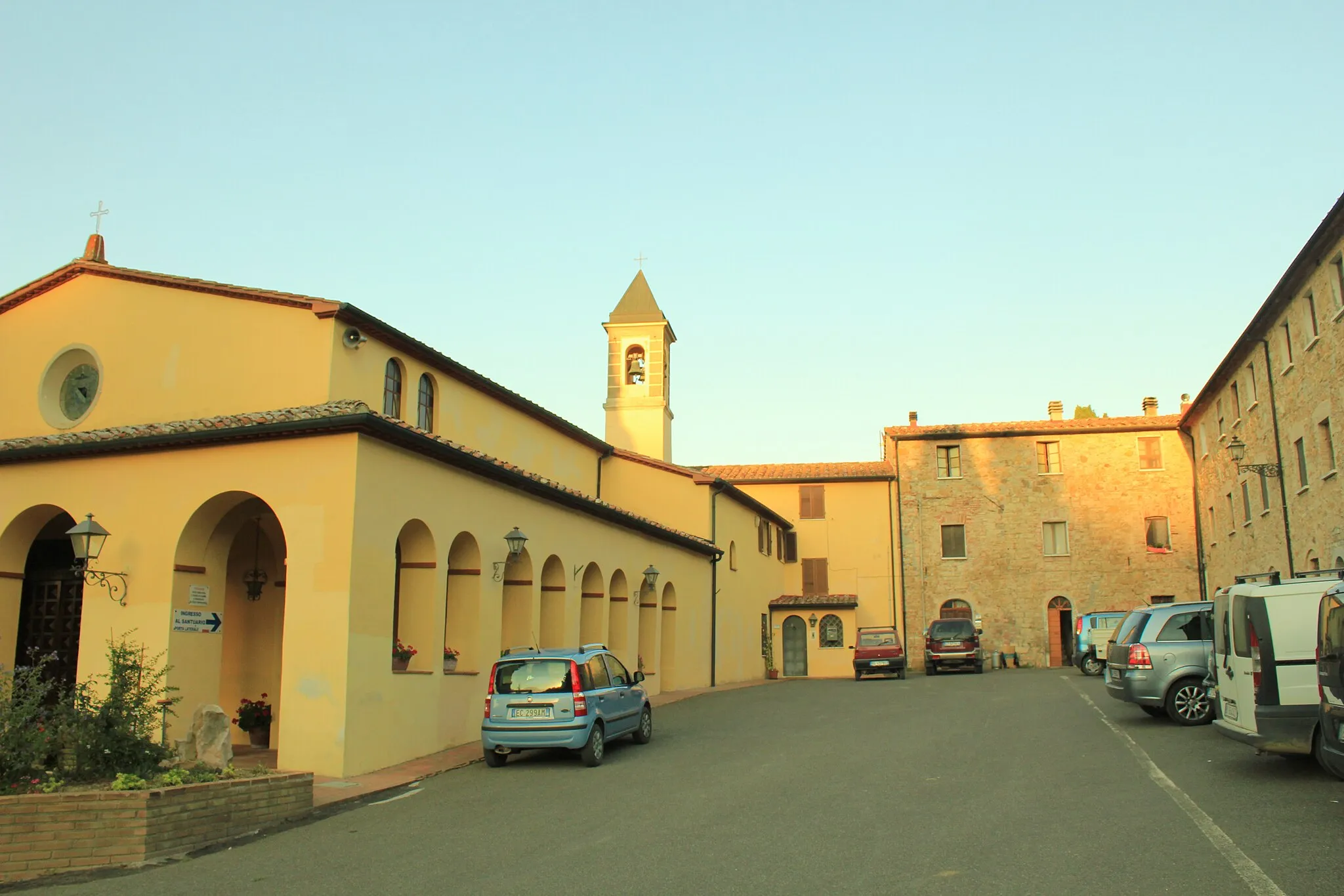 Photo showing: Square of the Sanctuary in Frassine, Grosseto.