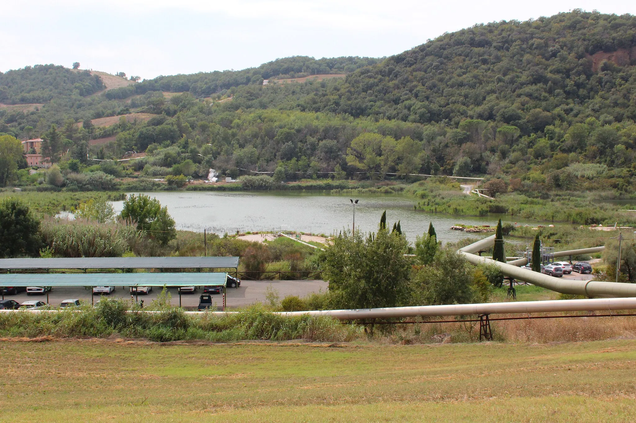 Photo showing: Lake Lago Boracifero, in Lago Boracifero, hamlet of Monterotondo Marittimo, Province of Grosseto, Tuscany, Italy.