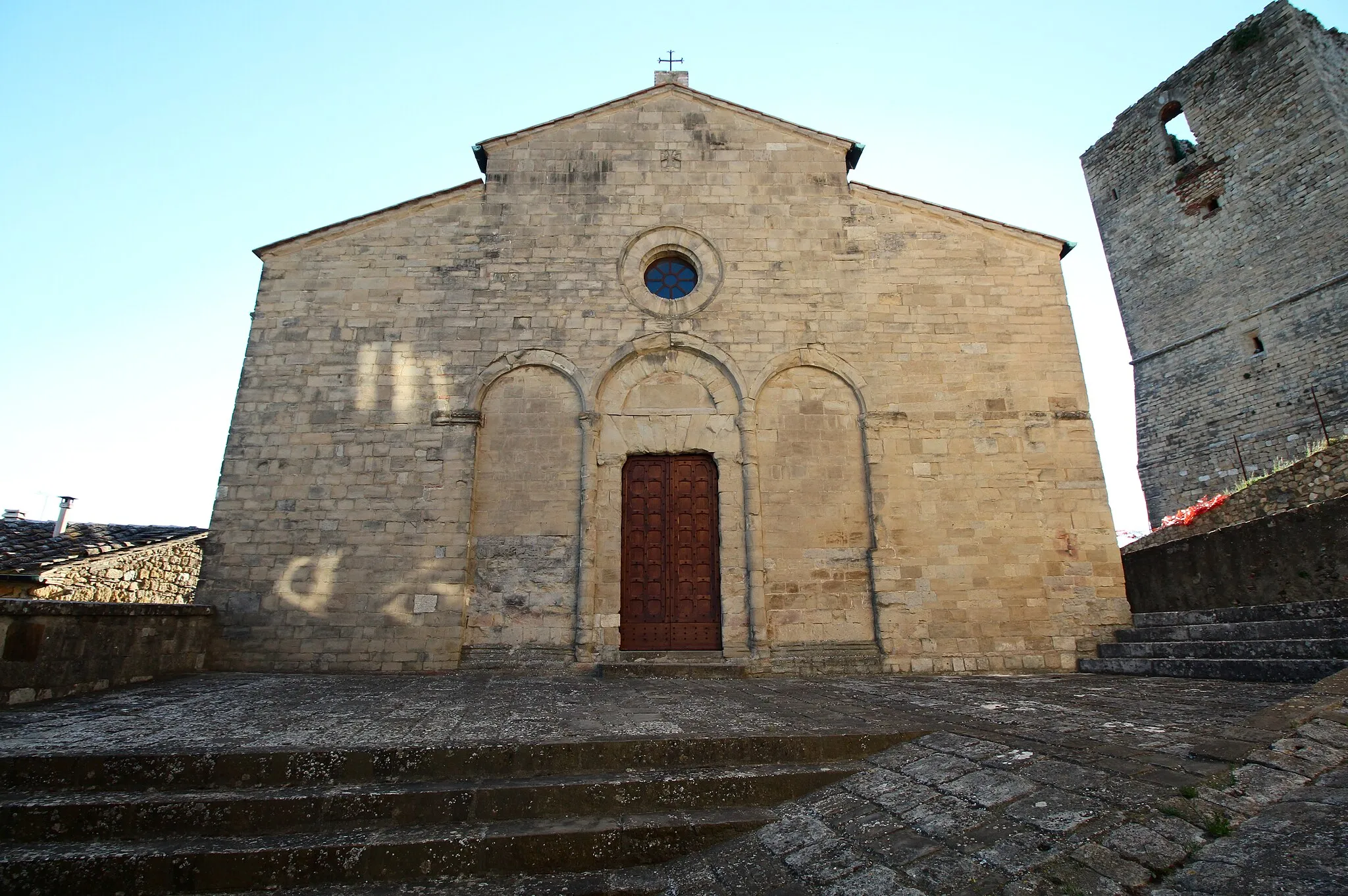 Photo showing: Church Santi Jacopo e Filippo, Montecastelli Pisano, hamlet of Castelnuovo di Val di Cecina, Province of Pisa, Tuscany, Italy