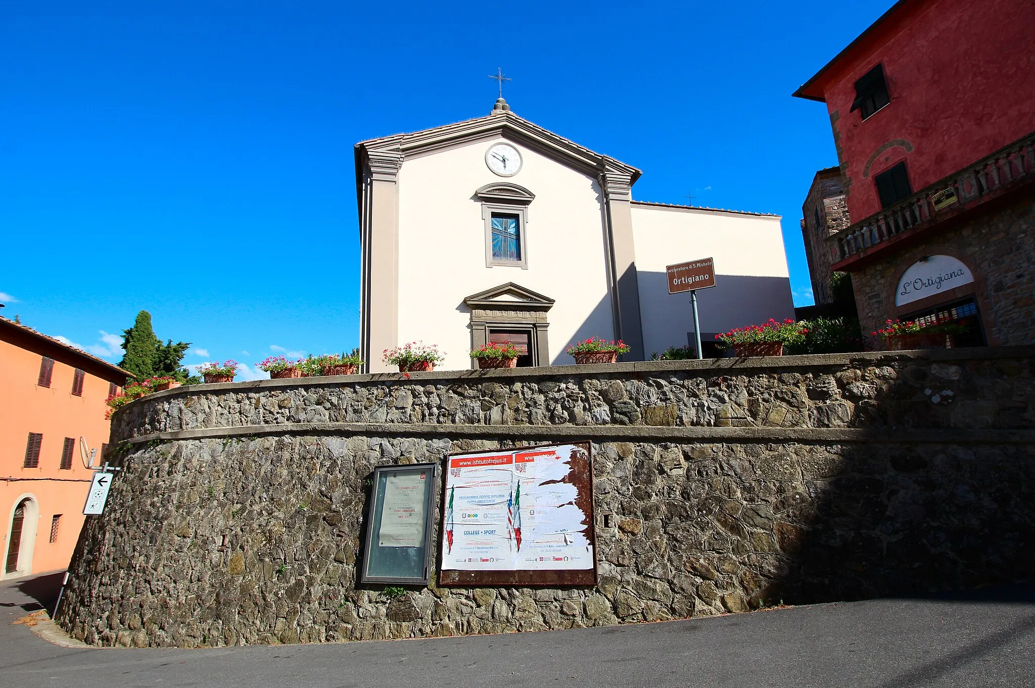Photo showing: Church San Michele Arcangelo, Orciatico, hamlet of Lajatico, Province of Pisa, Tuscany, Italy