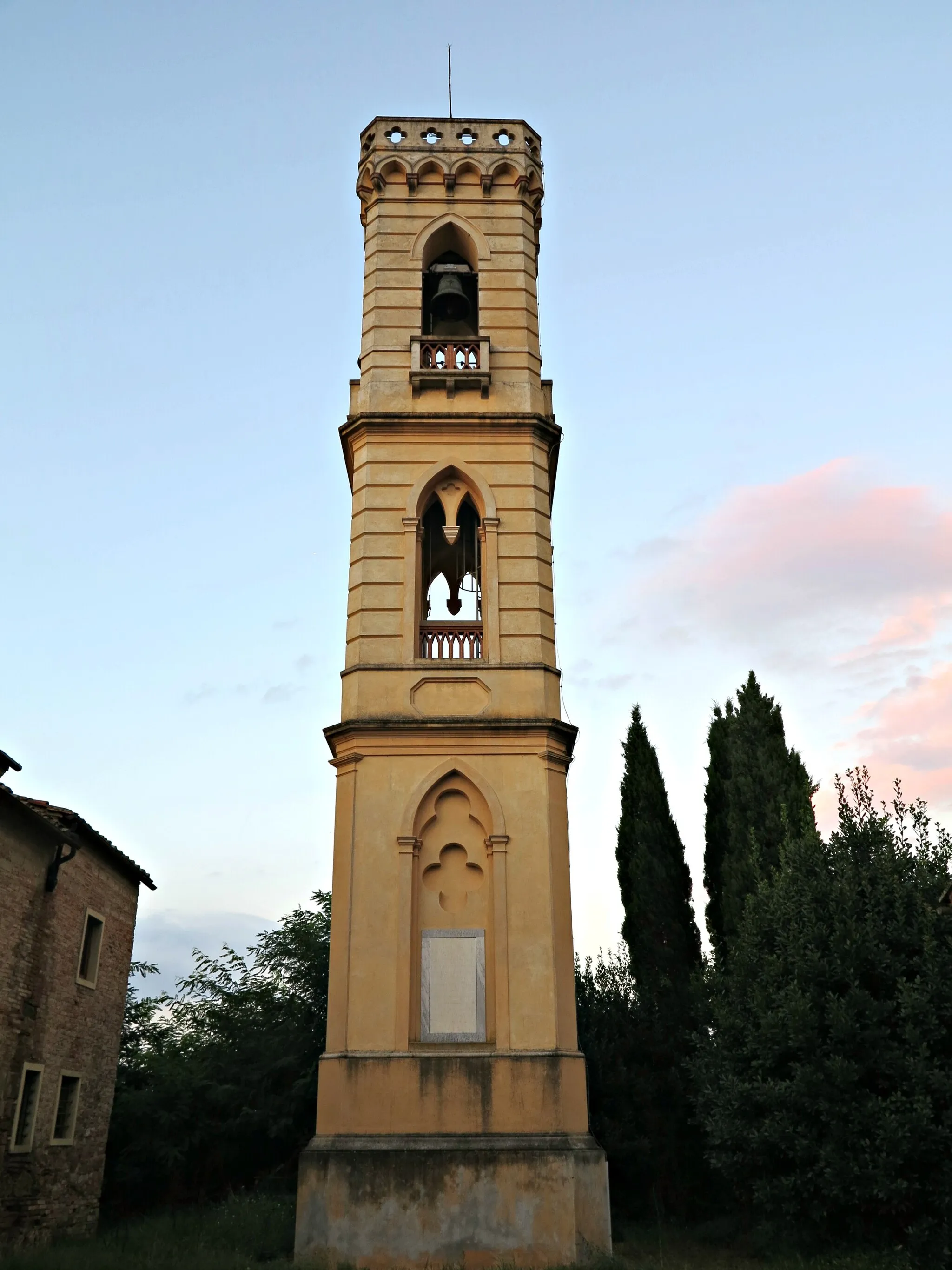 Photo showing: Campanile della chiesa di san Regolo, Bucciano