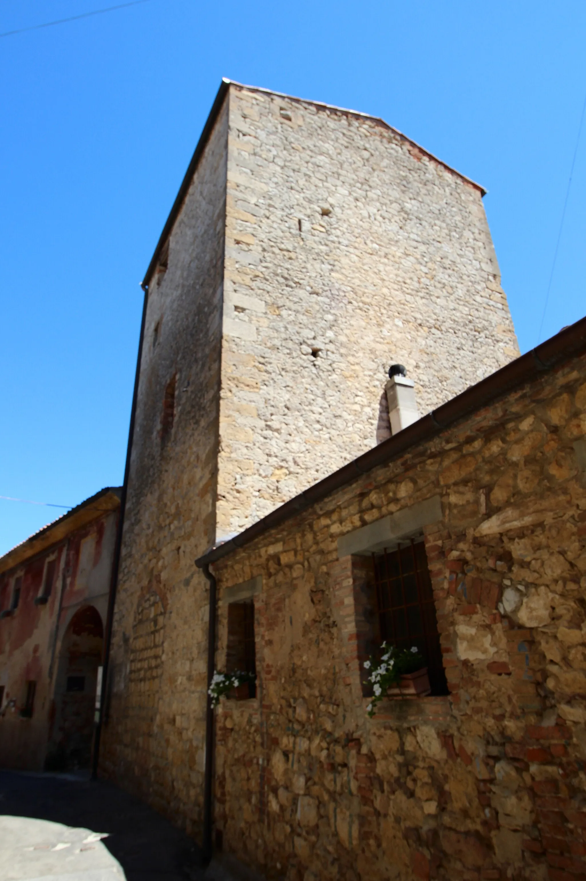 Photo showing: Medieval tower (Torre medievale), Ceppato, hamlet of Casciana Terme Lari, Province of Pisa, Tuscany, Italy