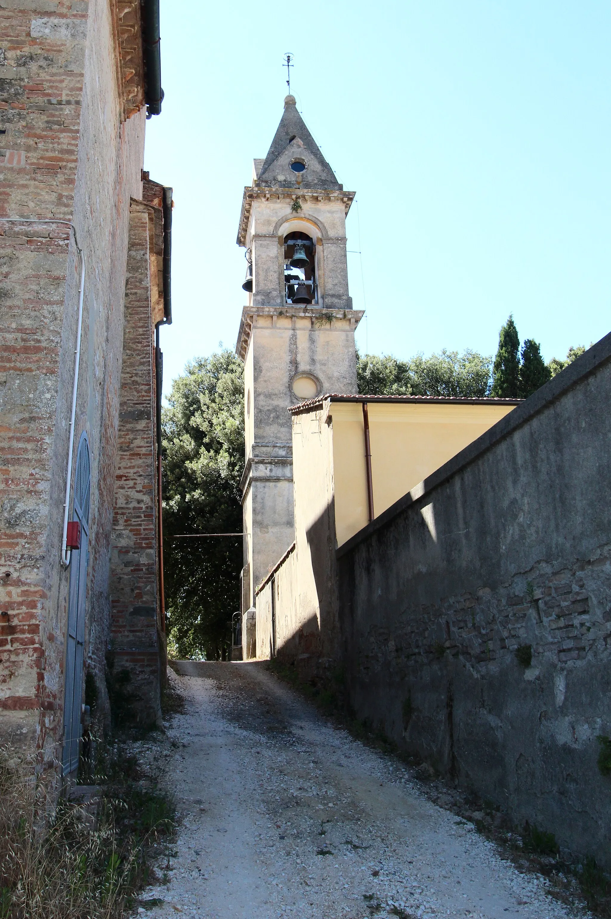 Photo showing: Church Santi Pietro e Paolo, Cevoli, hamlet of Casciana Terme Lari, Province of Pisa, Tuscany, Italy