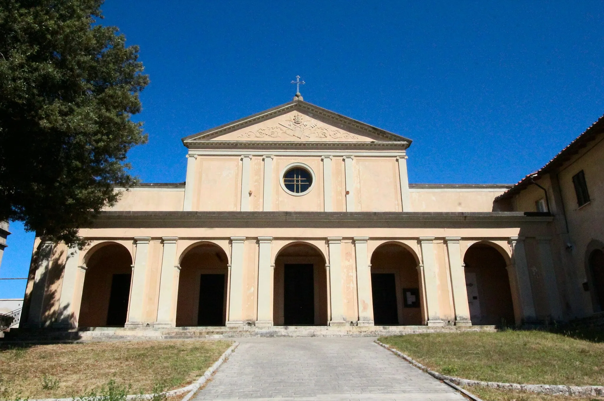 Photo showing: Church Santi Pietro e Paolo, Cevoli, hamlet of Casciana Terme Lari, Province of Pisa, Tuscany, Italy