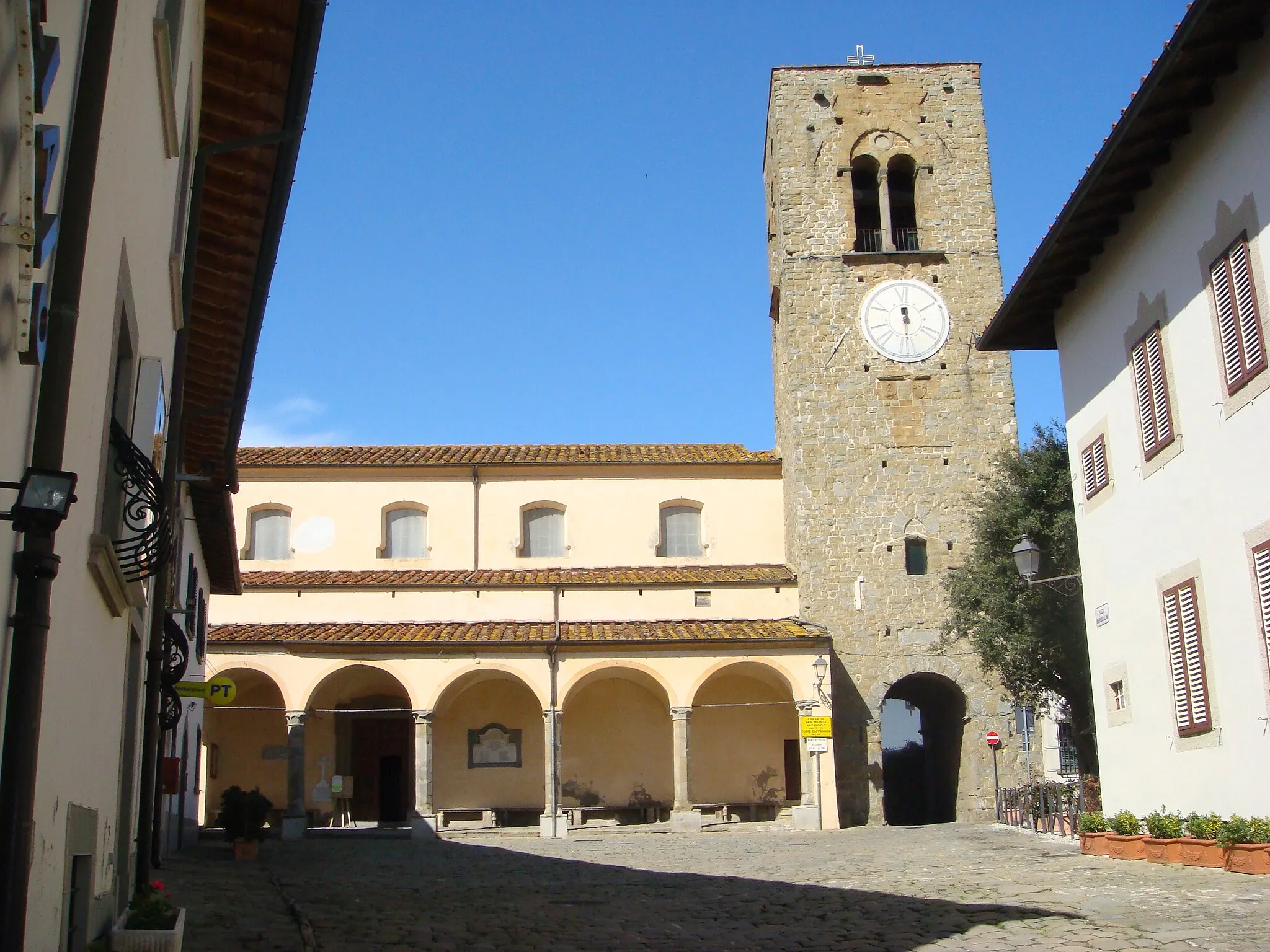 Photo showing: La chiesa di Montevettolini (Provincia di Pistoia, Italia) nella piazza principale