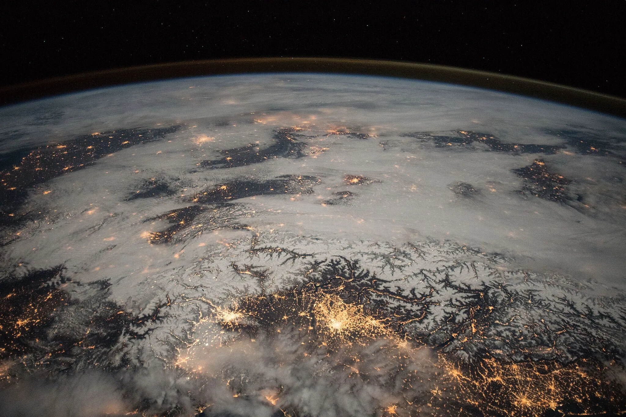 Photo showing: View of Earth taken during ISS Expedition 53.