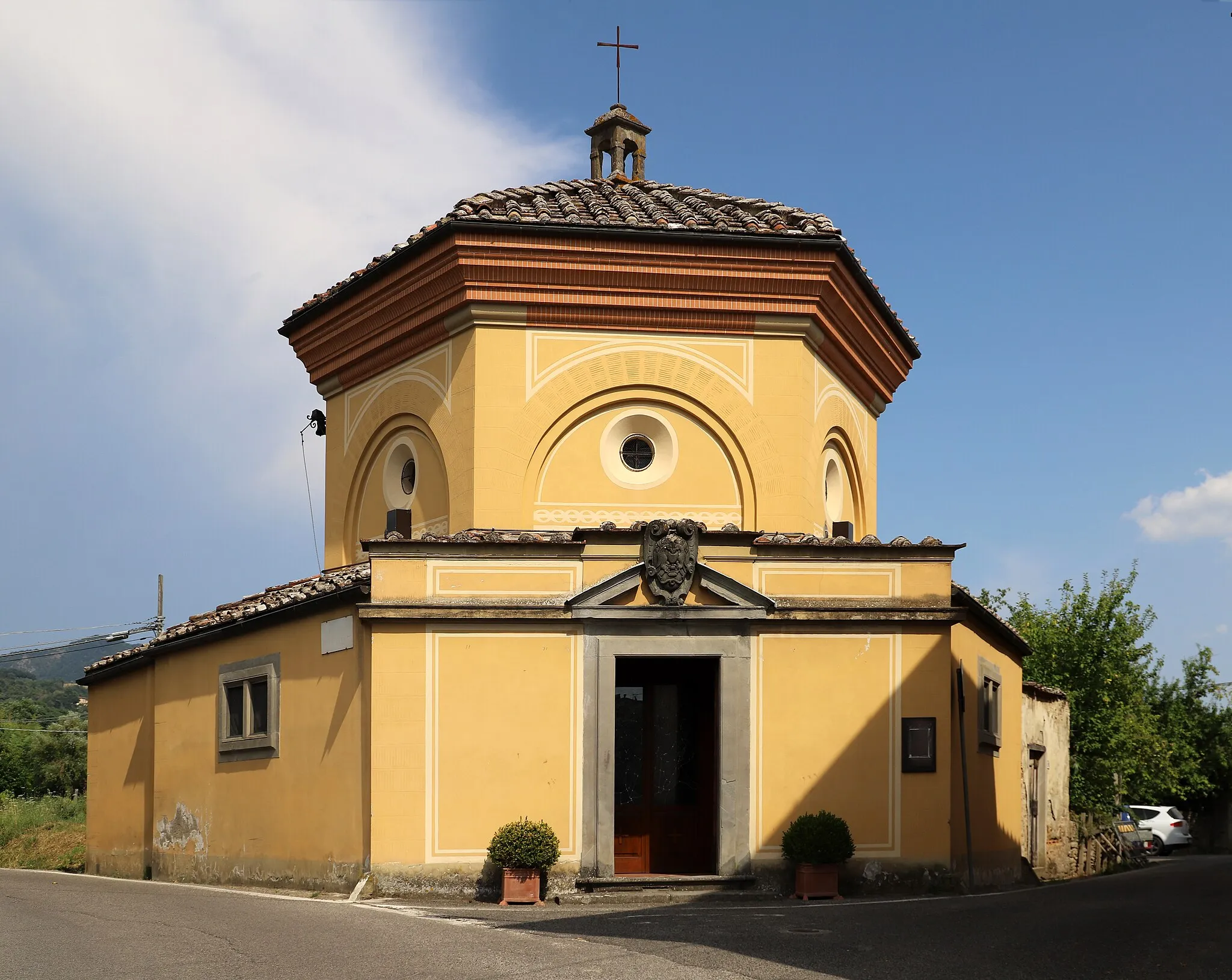 Photo showing: Divine Shepherdess Chapel (Luco)