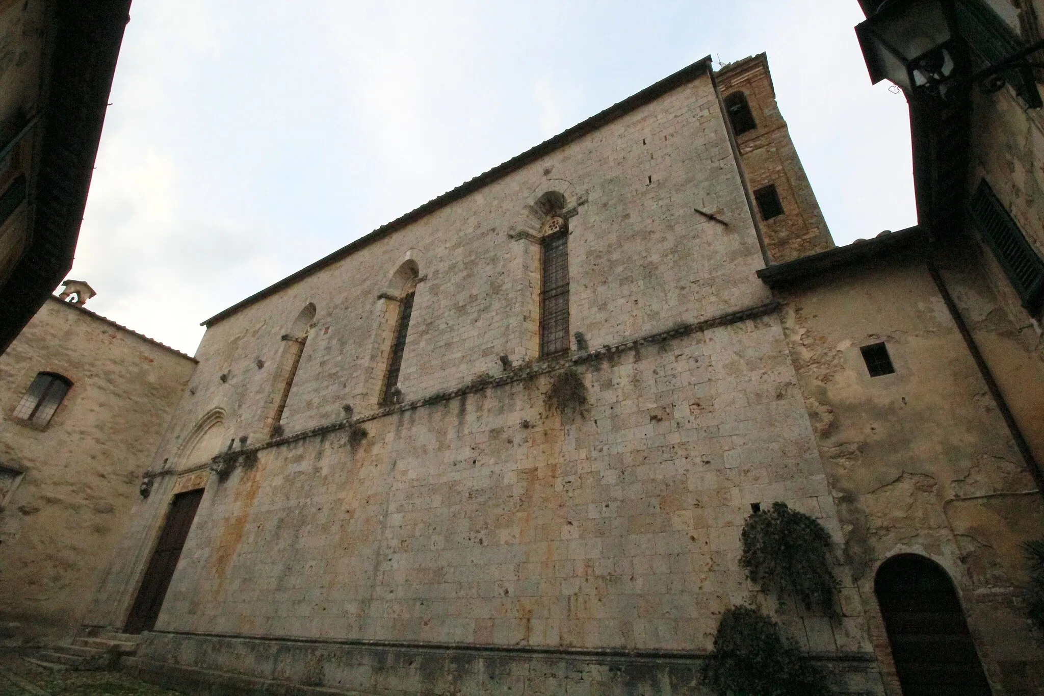 Photo showing: Santa Mustiola (Pieve di Santa Mustiola, Monastero della Santissima Trinità e Santa Mustiola, Abbazia di Torri), in Torri, hamlet of Sovicille, Province of Siena, Tuscany, Italy