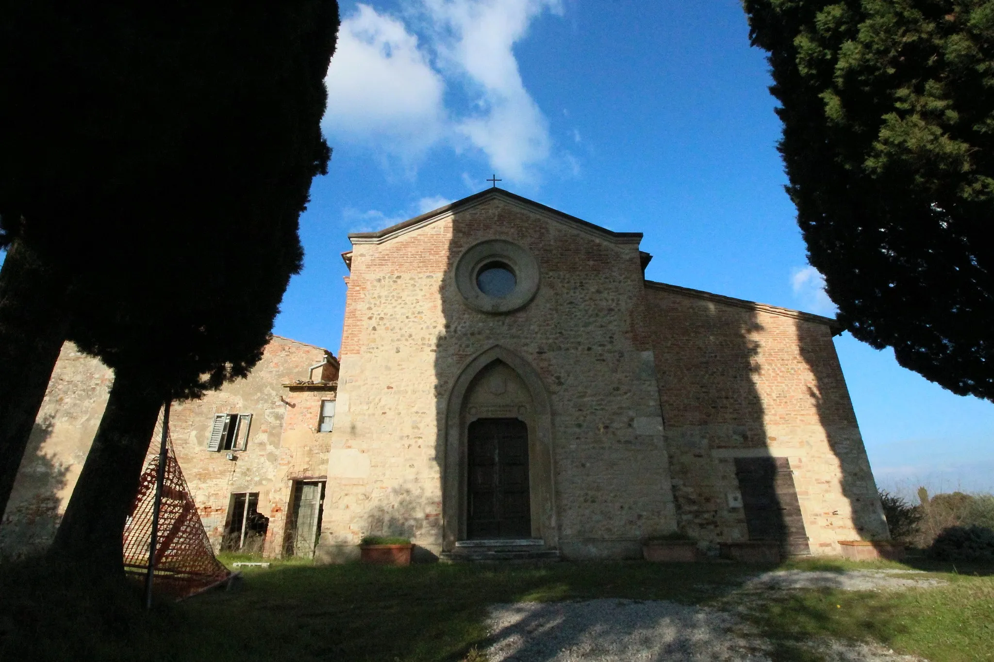 Photo showing: Church Ruin Santa Maria a Torre a Castello, in Torre a Castello, hamlet of Asciano, Province of Siena, Tuscany, Italy