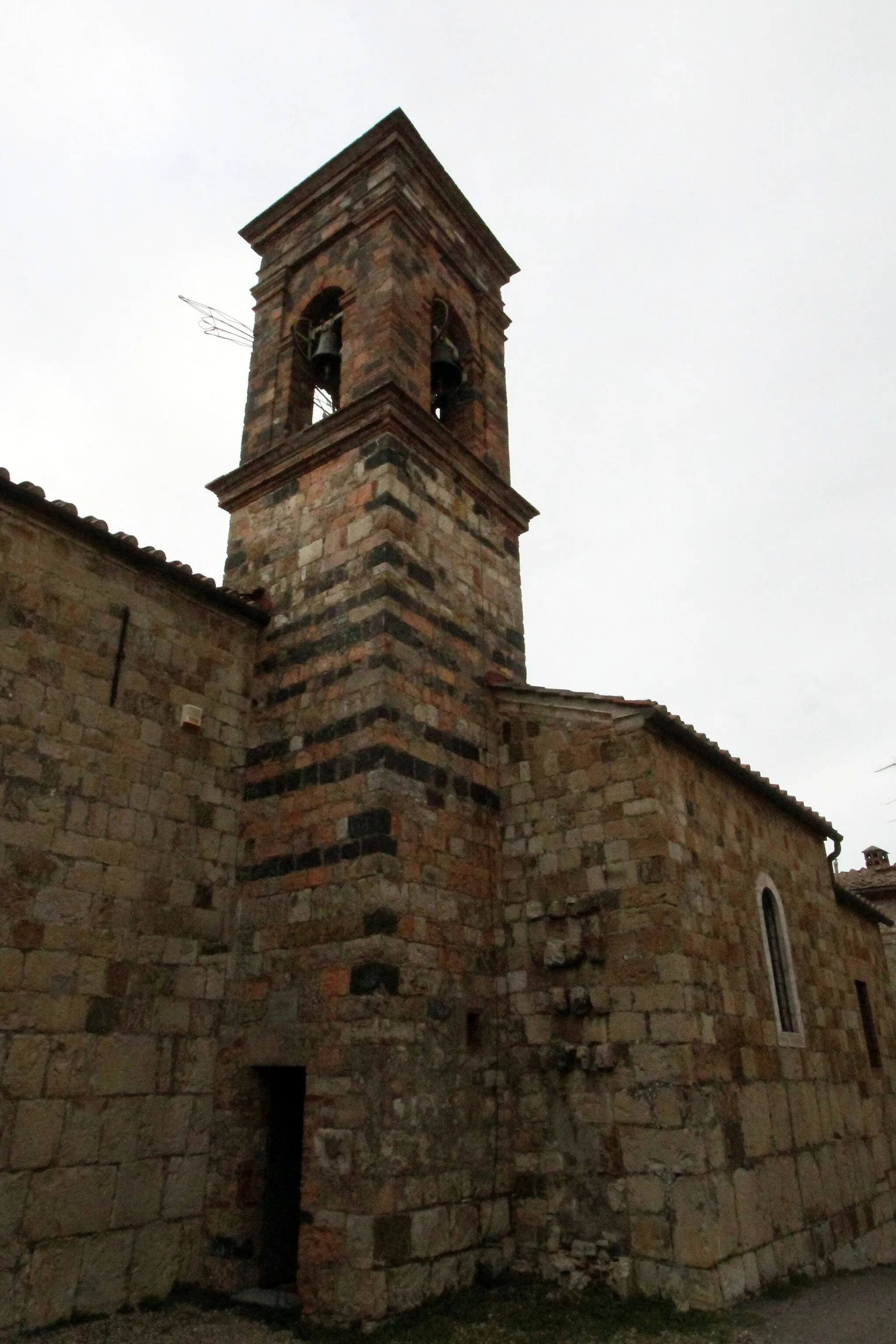 Photo showing: Campanile of the Church Santi Giusto e Clemente, Casciano, hamlet of Murlo, Province of Siena, Tuscany, Italy