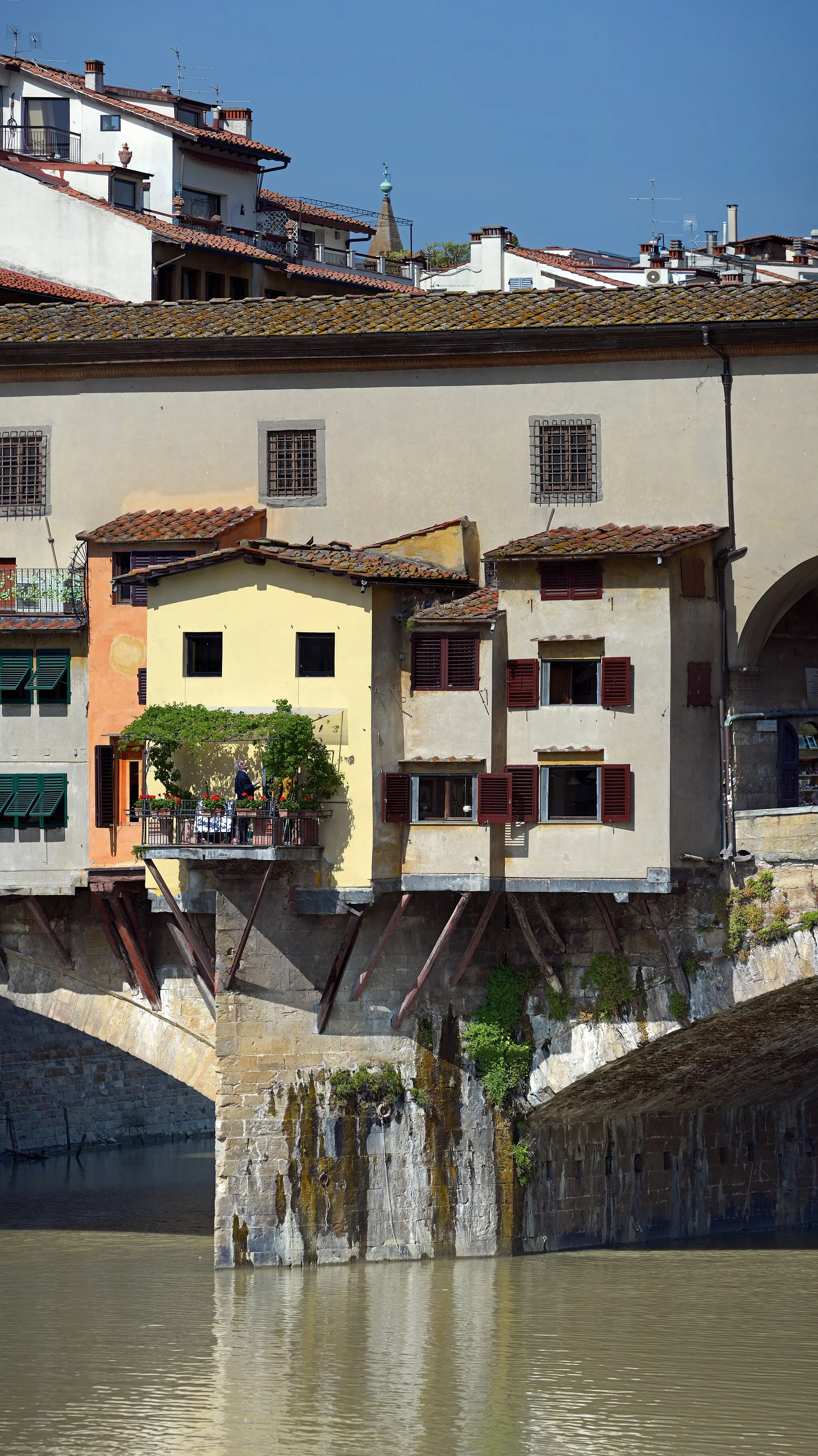 Photo showing: Apartments on the Ponte Vecchio. Florence, Italy