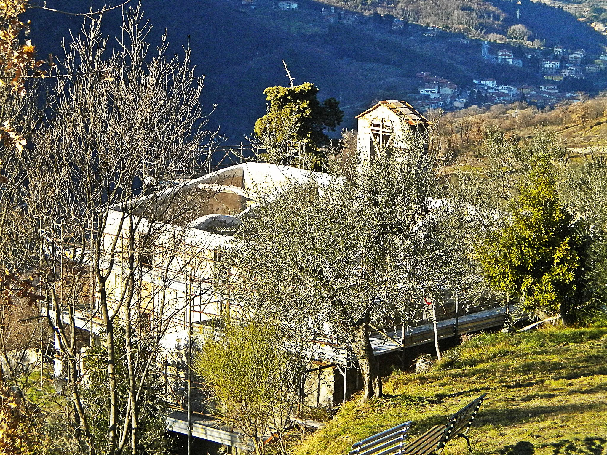 Photo showing: the church(all the block)