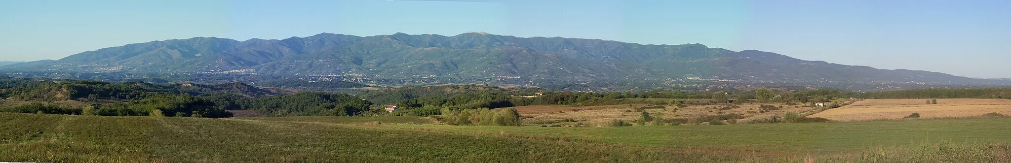 Photo showing: Vista d'insieme dalla zona del chianti del complesso montuoso del Pratomagno