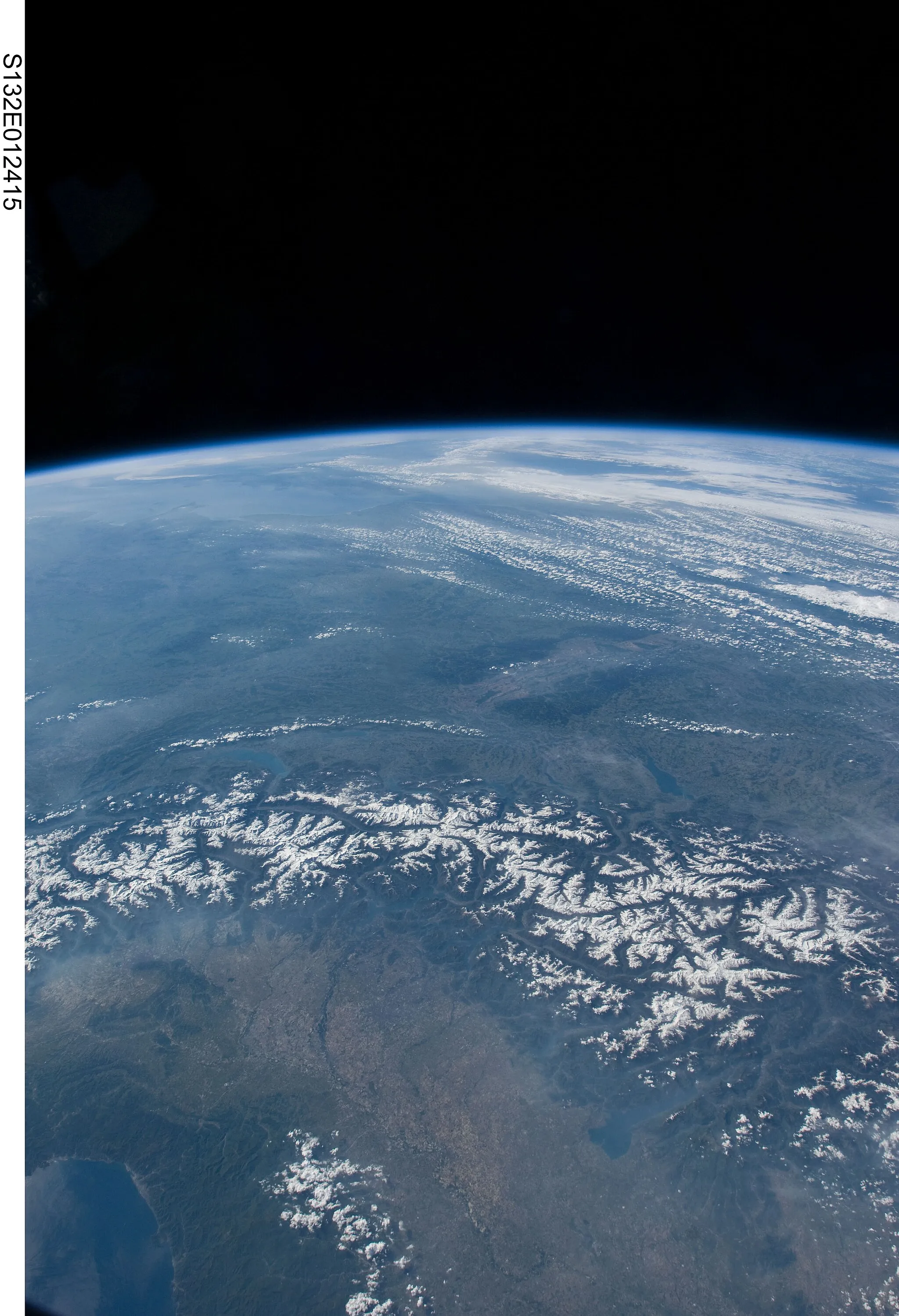 Photo showing: View of Earth from STS-132