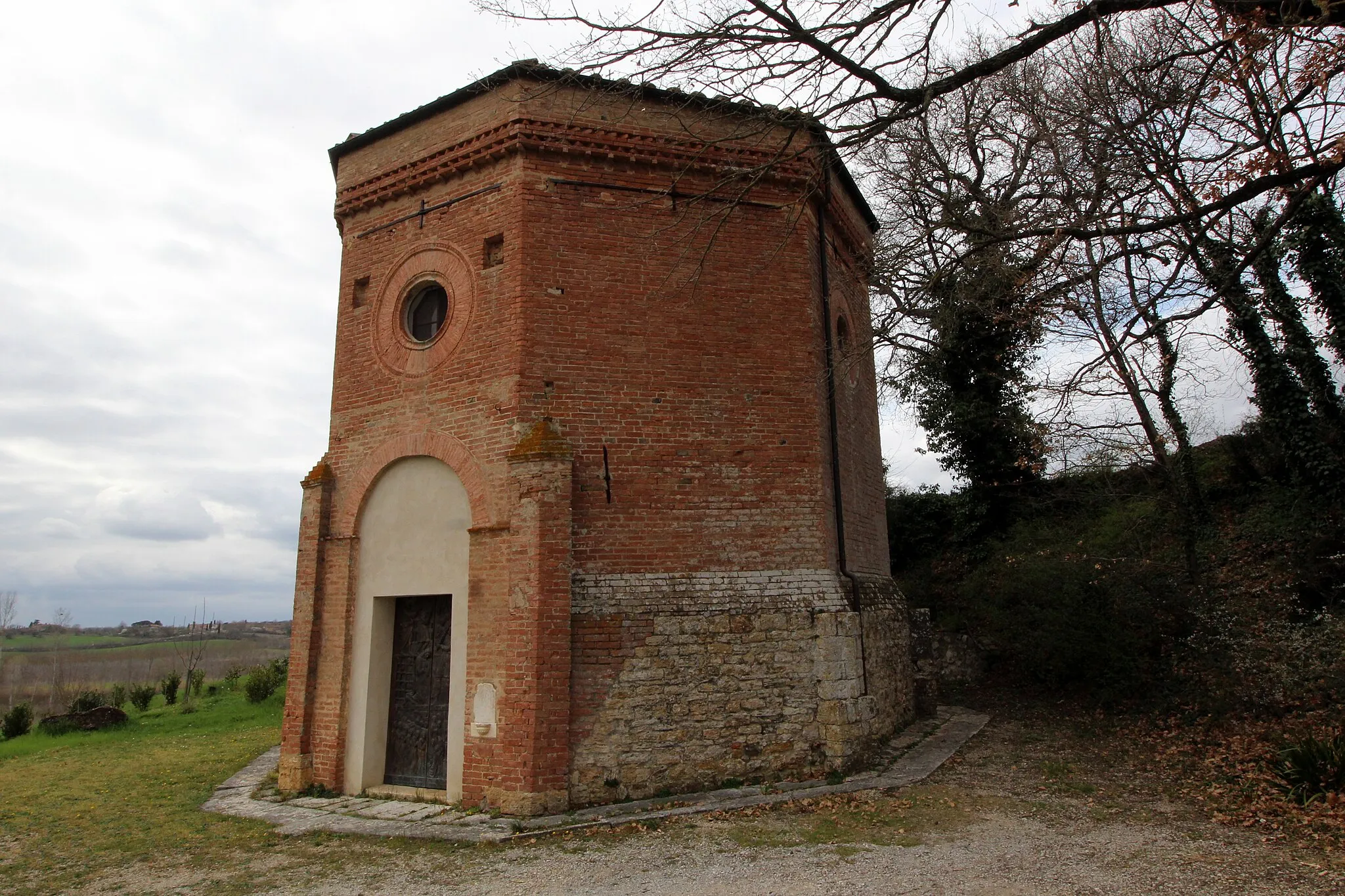 Photo showing: Chapel Cappella di Sant'Ansano a Dofàna (also called Tempio di Sant'Ansano or Oratorio di Sant'Ansano), Casetta, hamlet of Castelnuovo Berardenga, Province of Siena, Tuscany, Italy