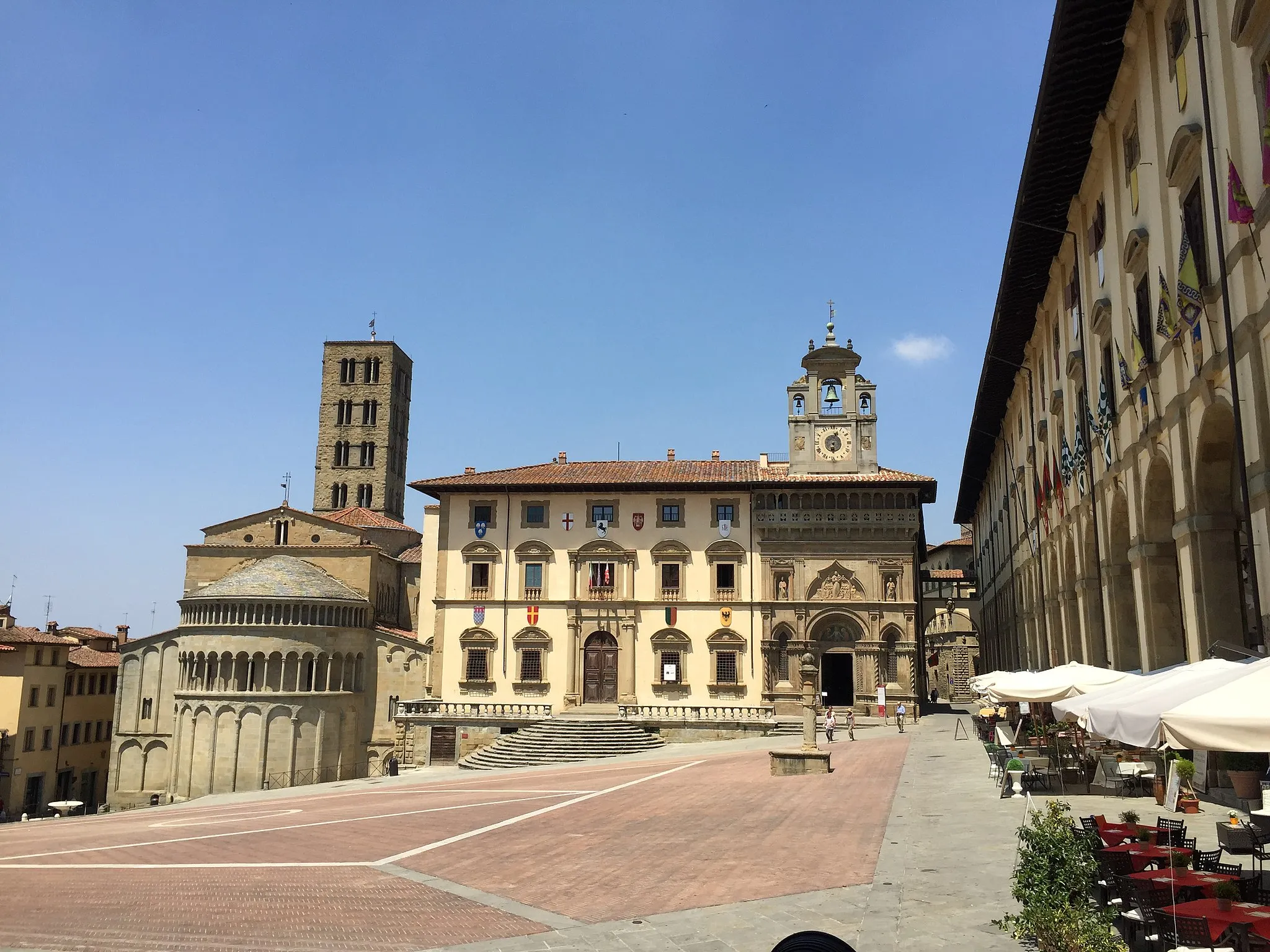 Photo showing: Looking towards the Church of Santa Maria della Pieve