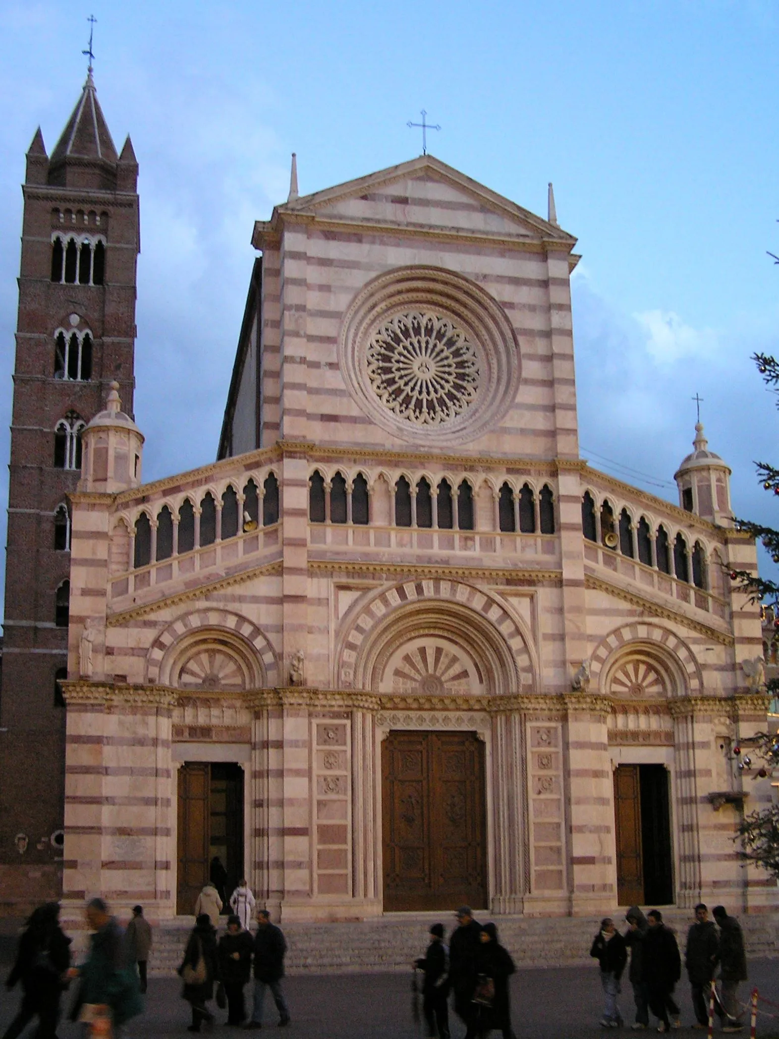 Photo showing: Description: Kathedrale San Lorenzo in Grosseto (Toskana, Italien) - Cattedrale di Grosseto
Source: selbst fotografiert - photograph taken by the author
Date: 28.Dec.2005 17:07
Author: Waugsberg