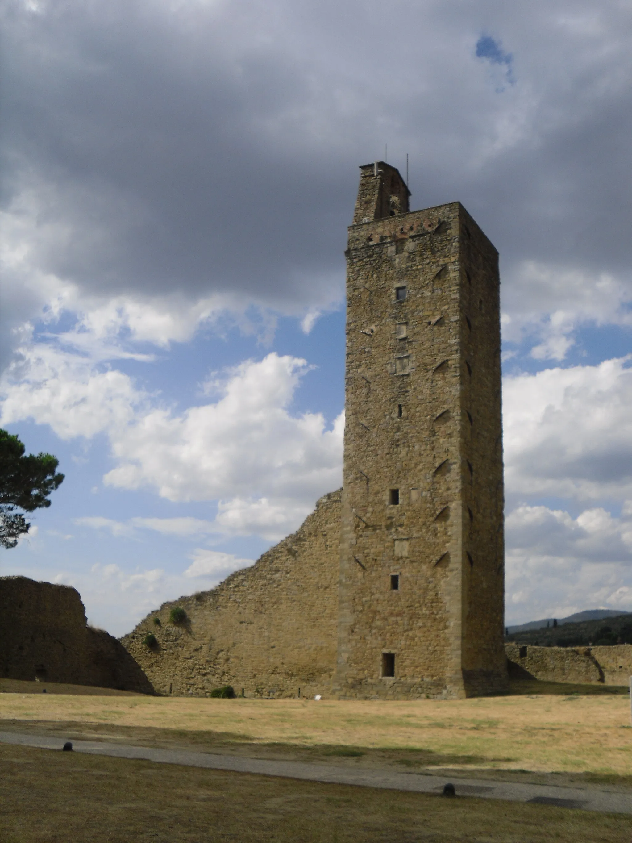 Photo showing: Cassero Tower (built during XIV century under the Perugian domination on the ruins of an ancient Etruscan tower) in Castiglion Fiorentino, Province of Arezzo, Italy