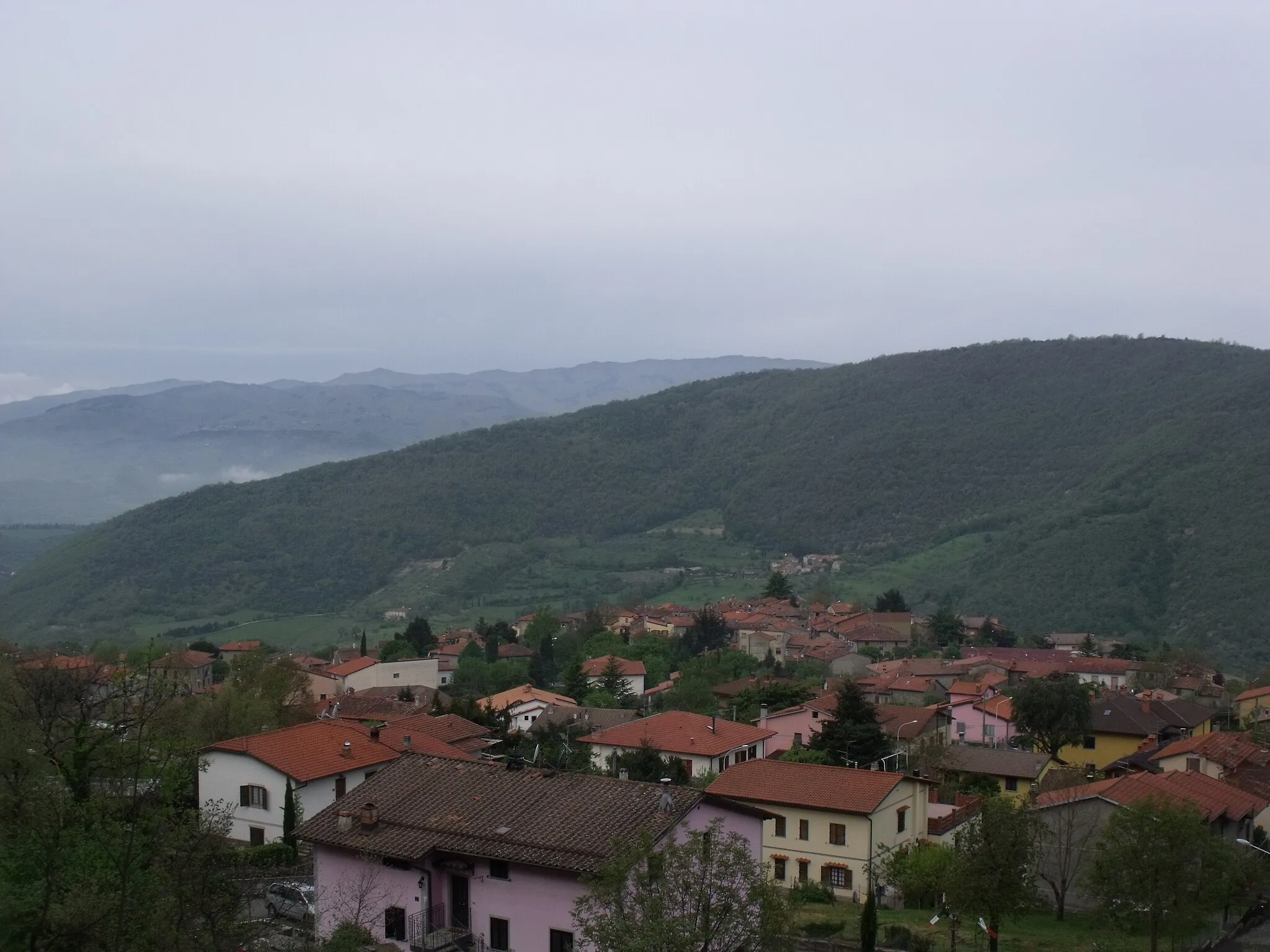 Photo showing: Panorama of Chitignano, Casentino, Province of Arezzo, Tuscany, Italy