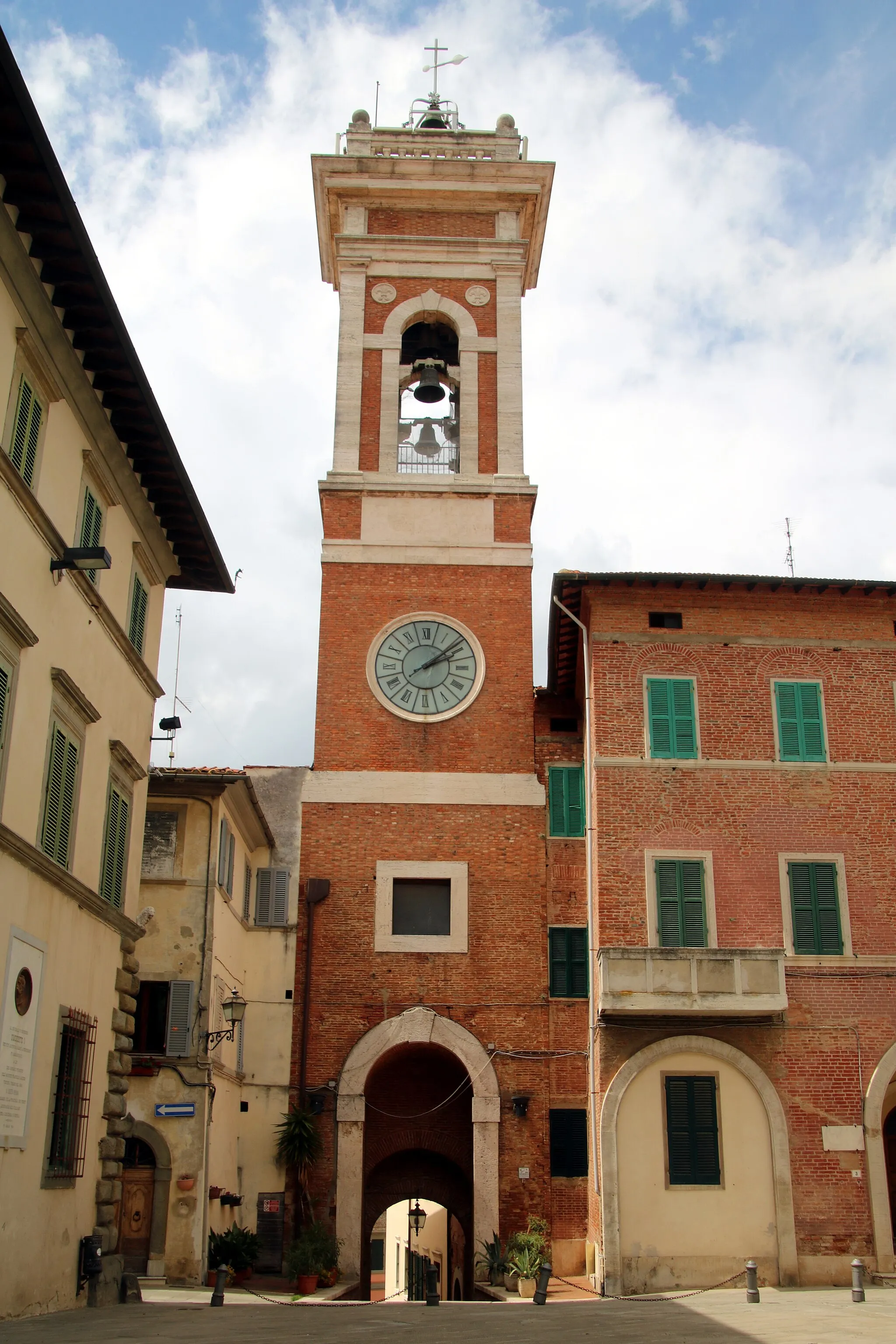 Photo showing: Torre Civica (Foiano della Chiana)