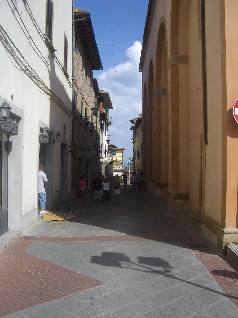 Photo showing: View of Via Roma in Montaione (Florence), Italy