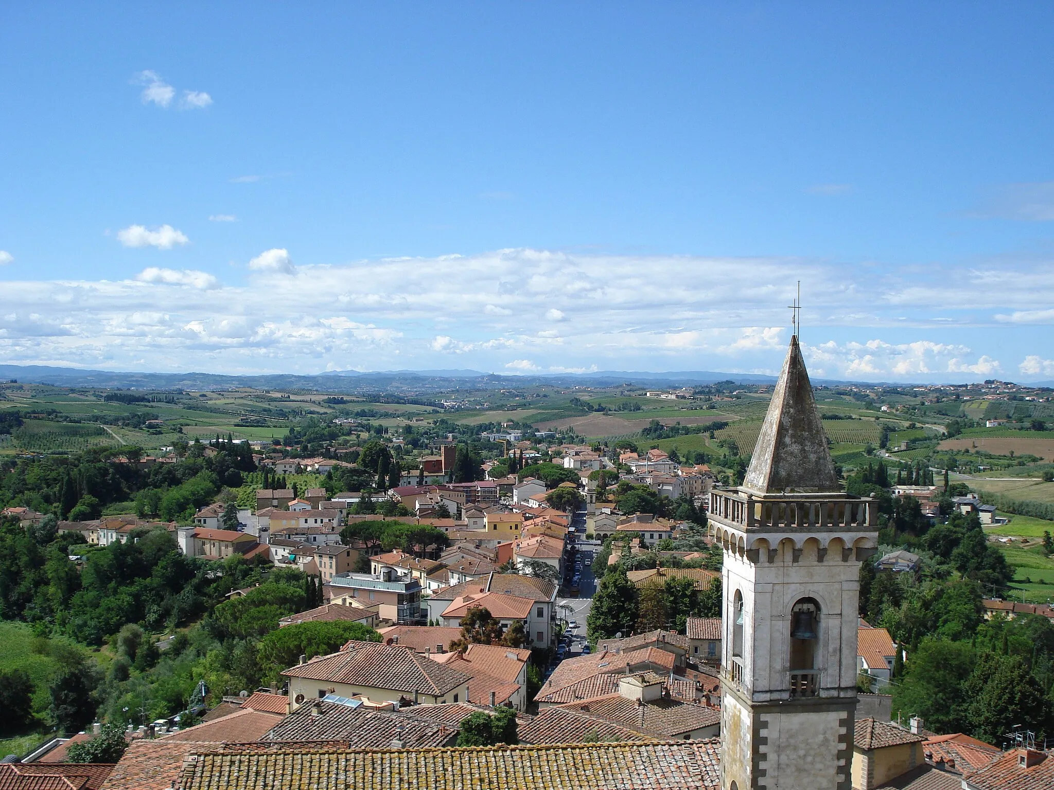 Photo showing: View from the Leonardo da Vinci Museum in Vinci, Tuscany