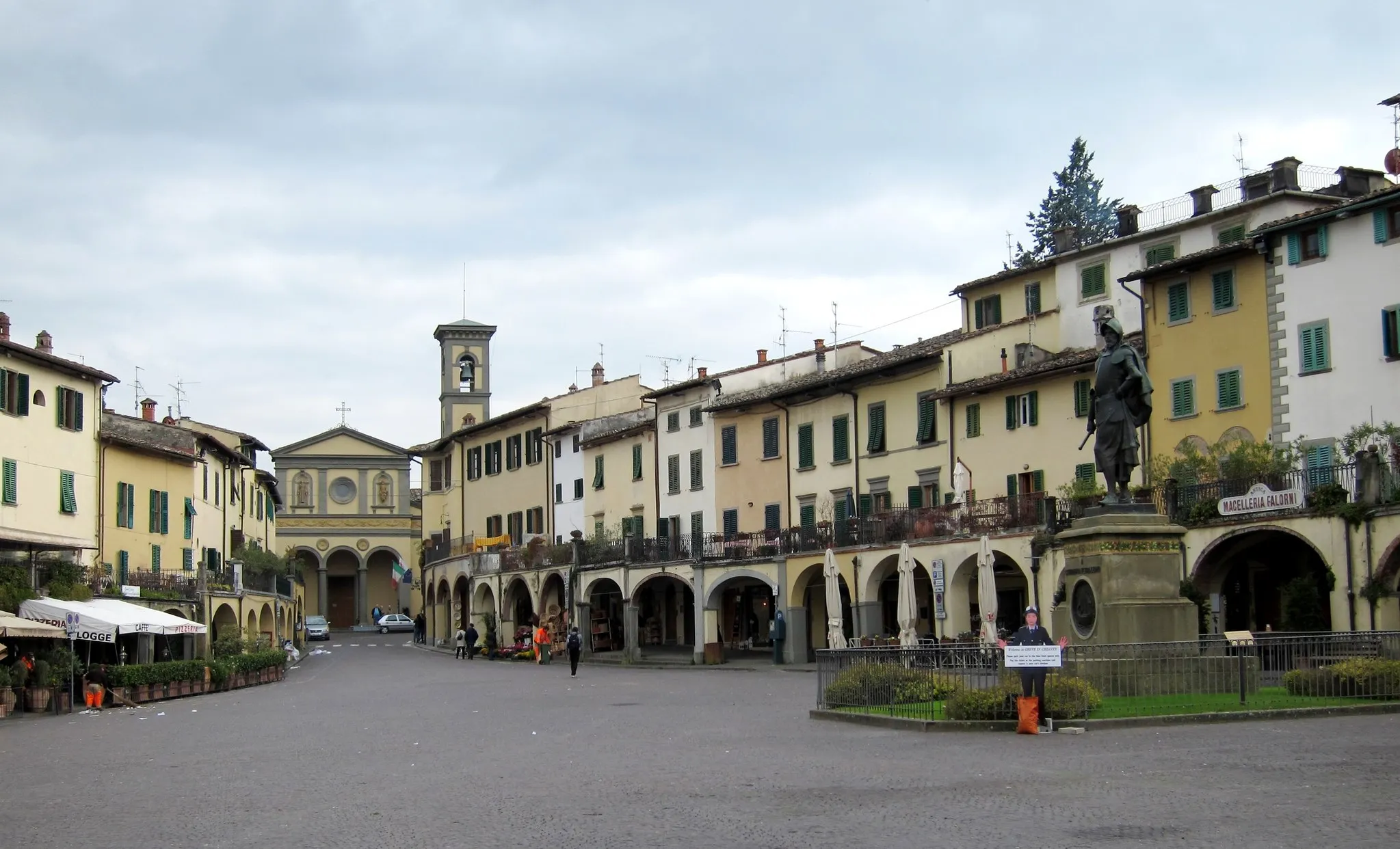 Photo showing: La place du marché de Greve in Chianti.