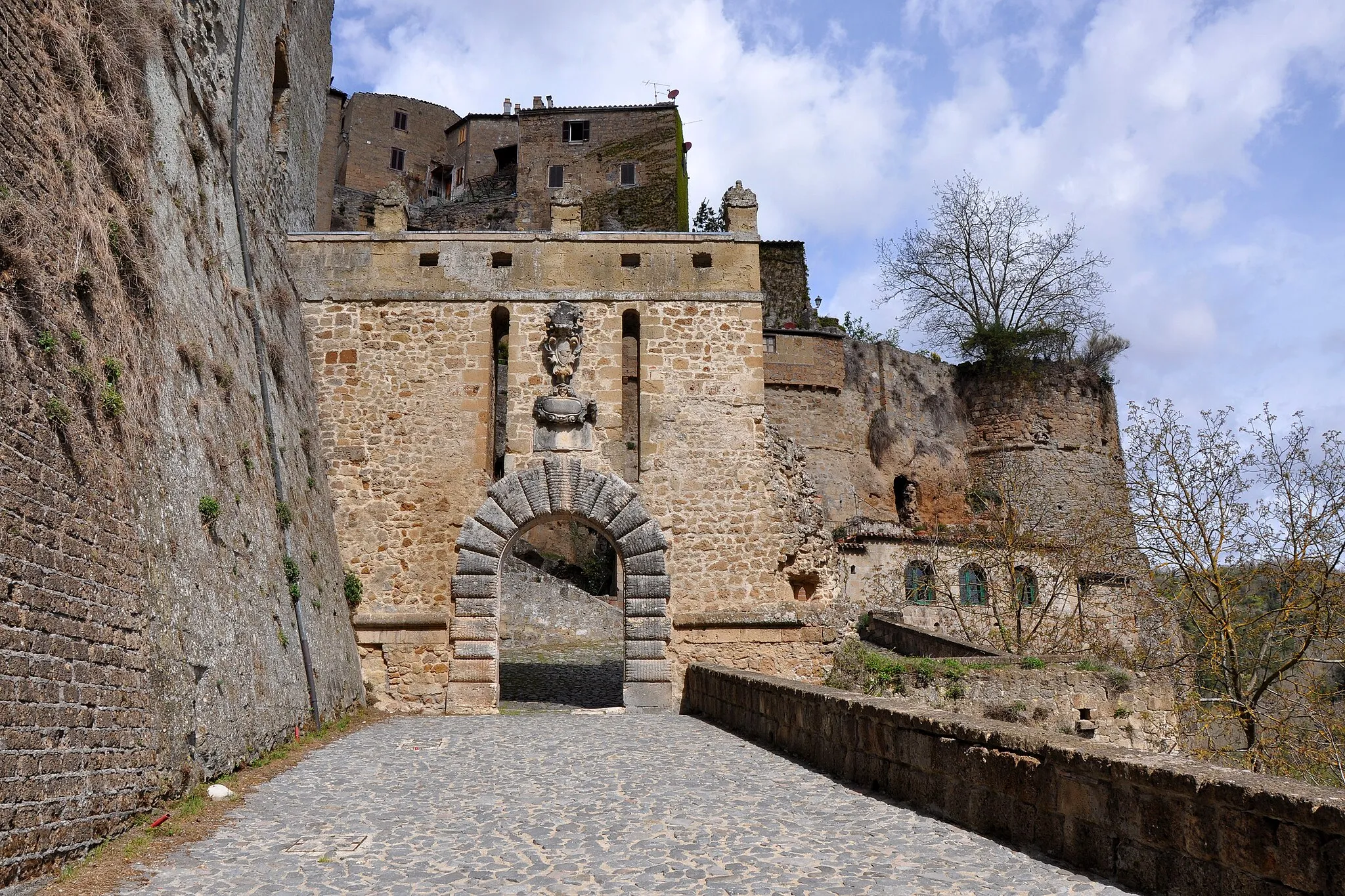 Photo showing: La Porta dei Merli in Sorano (GR) Italia.