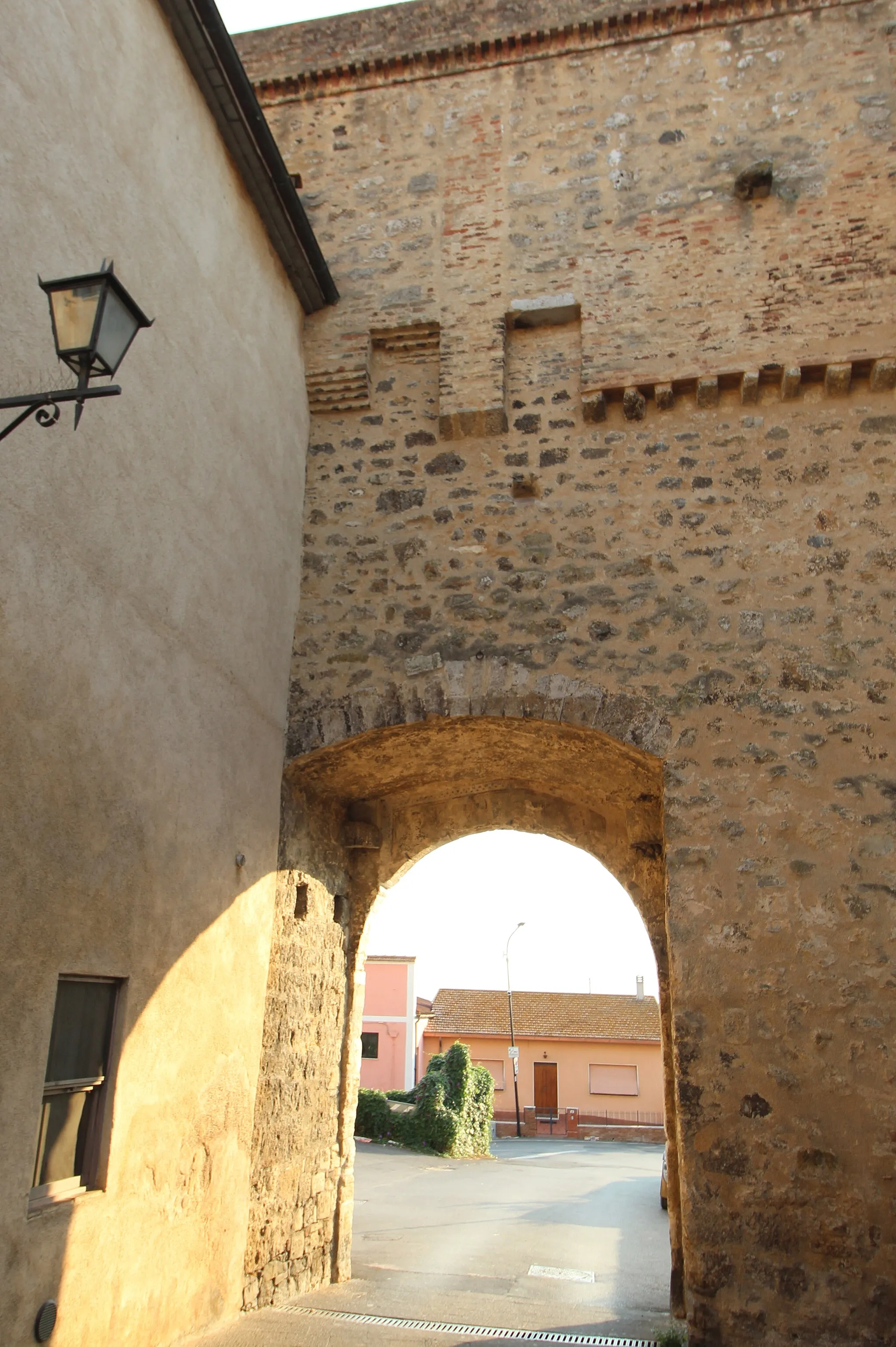 Photo showing: city gate Porta Nuova, Magliano in Toscana, Province of Grosseto, Tuscany, Italy