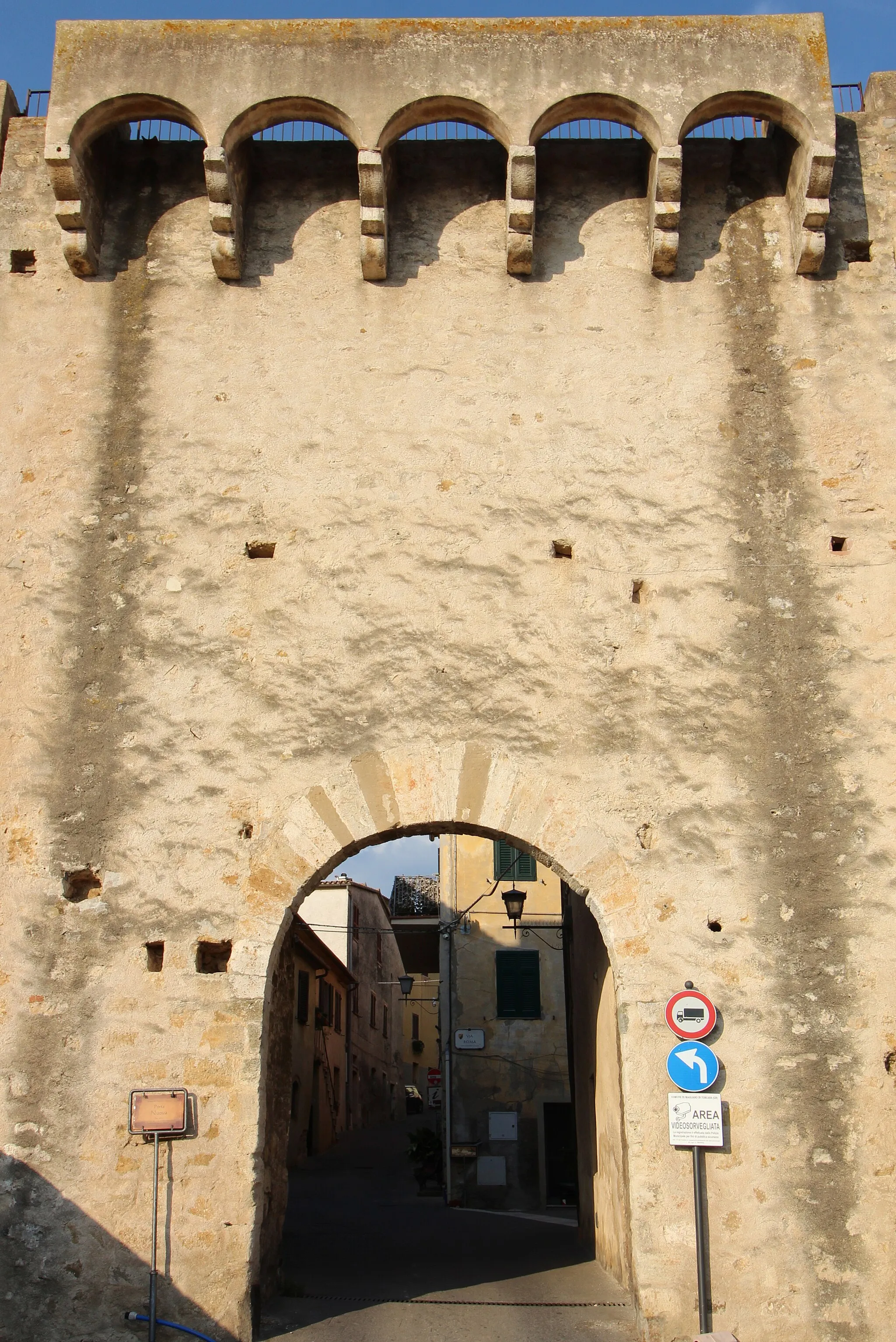 Photo showing: city gate Porta Nuova, Magliano in Toscana, Province of Grosseto, Tuscany, Italy